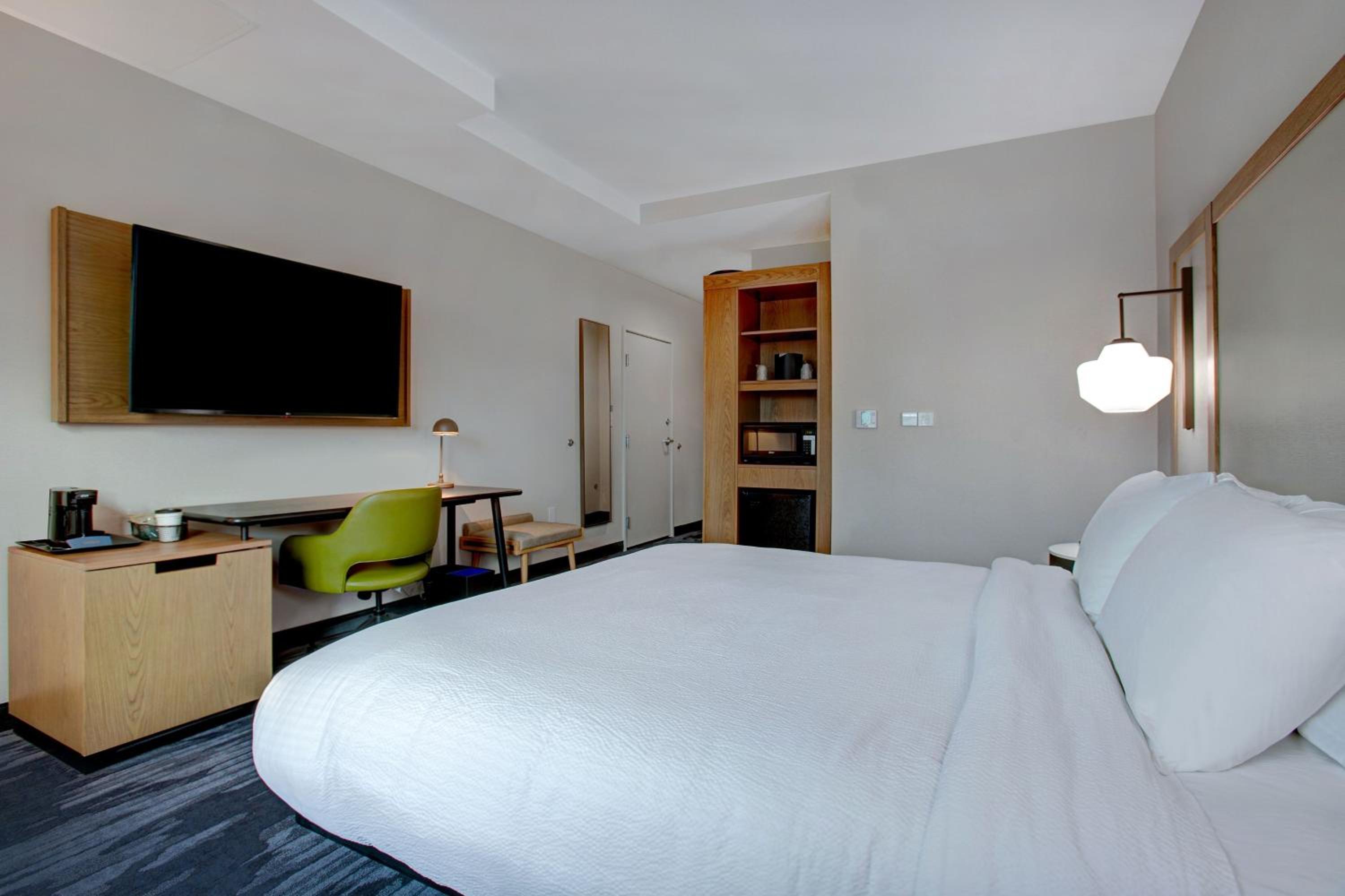 King Suite with Sofa Bed - Photo 5