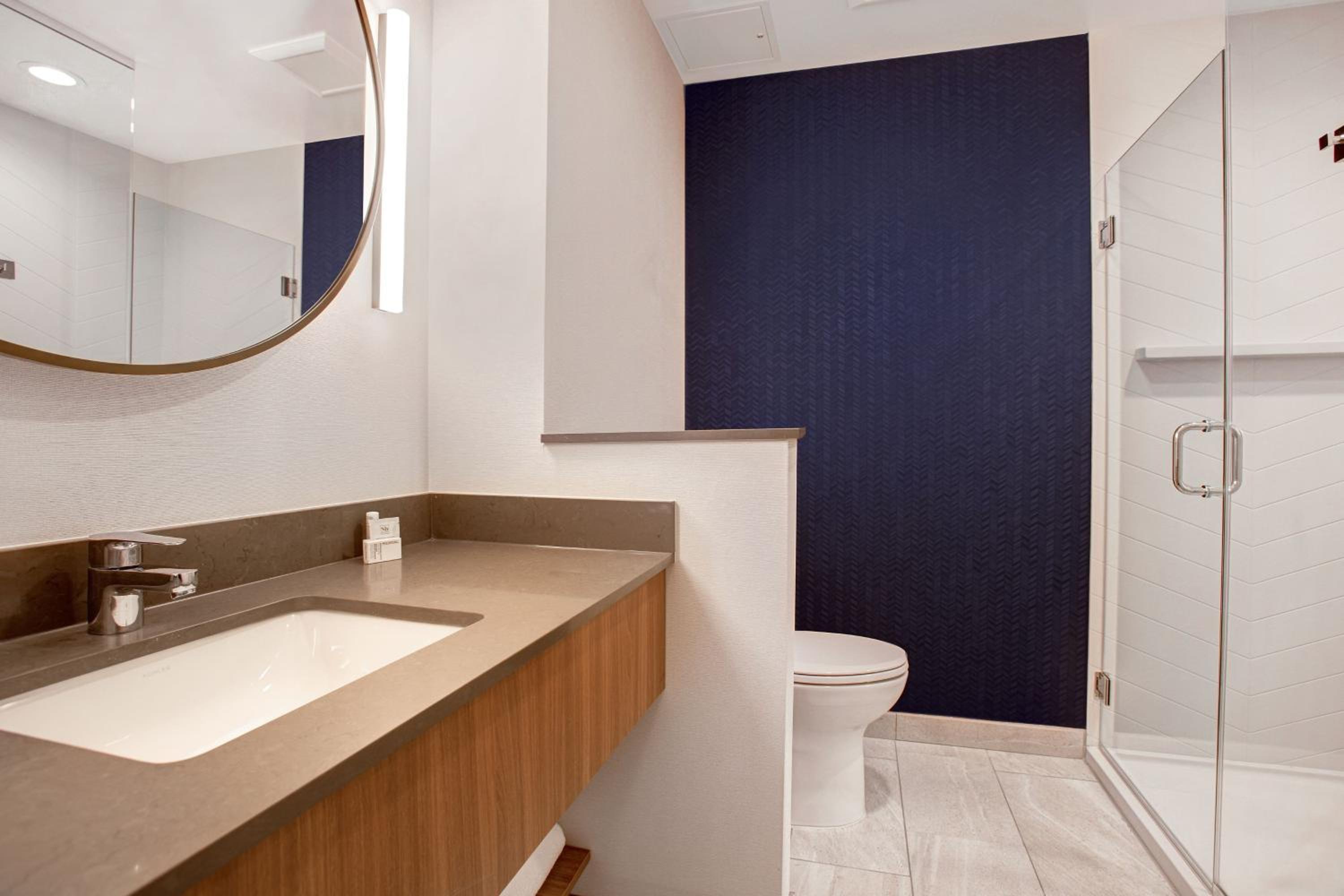 King Room - Hearing Accessible - Photo 4