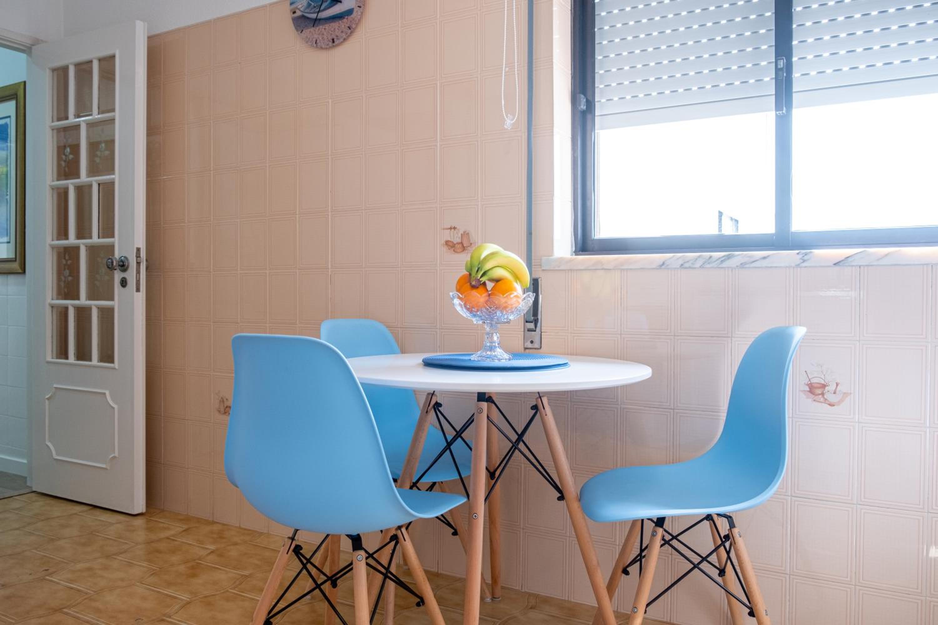 Three-Bedroom Apartment - Photo 8