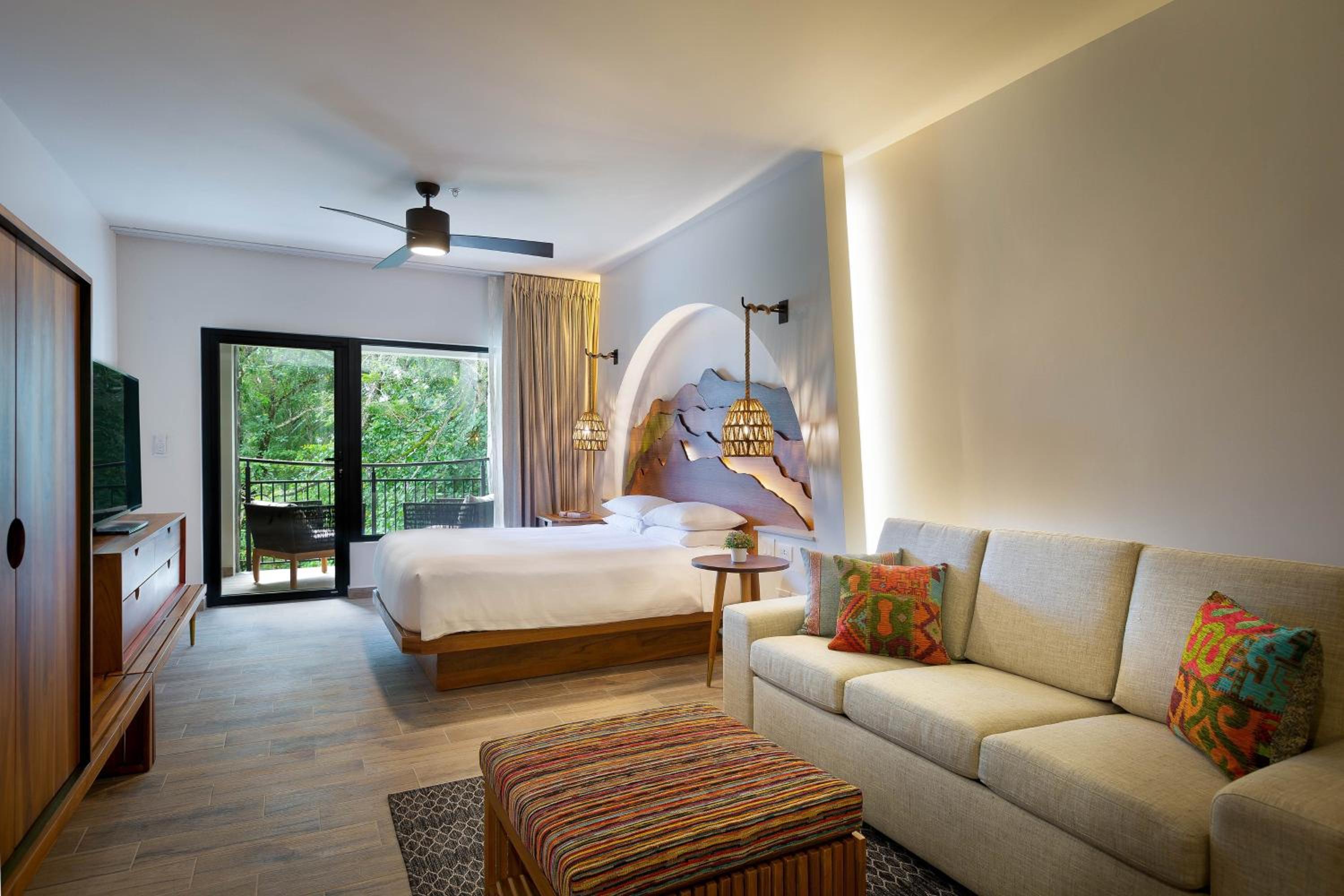 Guest  room with 1 Queen, Sofa bed, Balcony - Photo 1