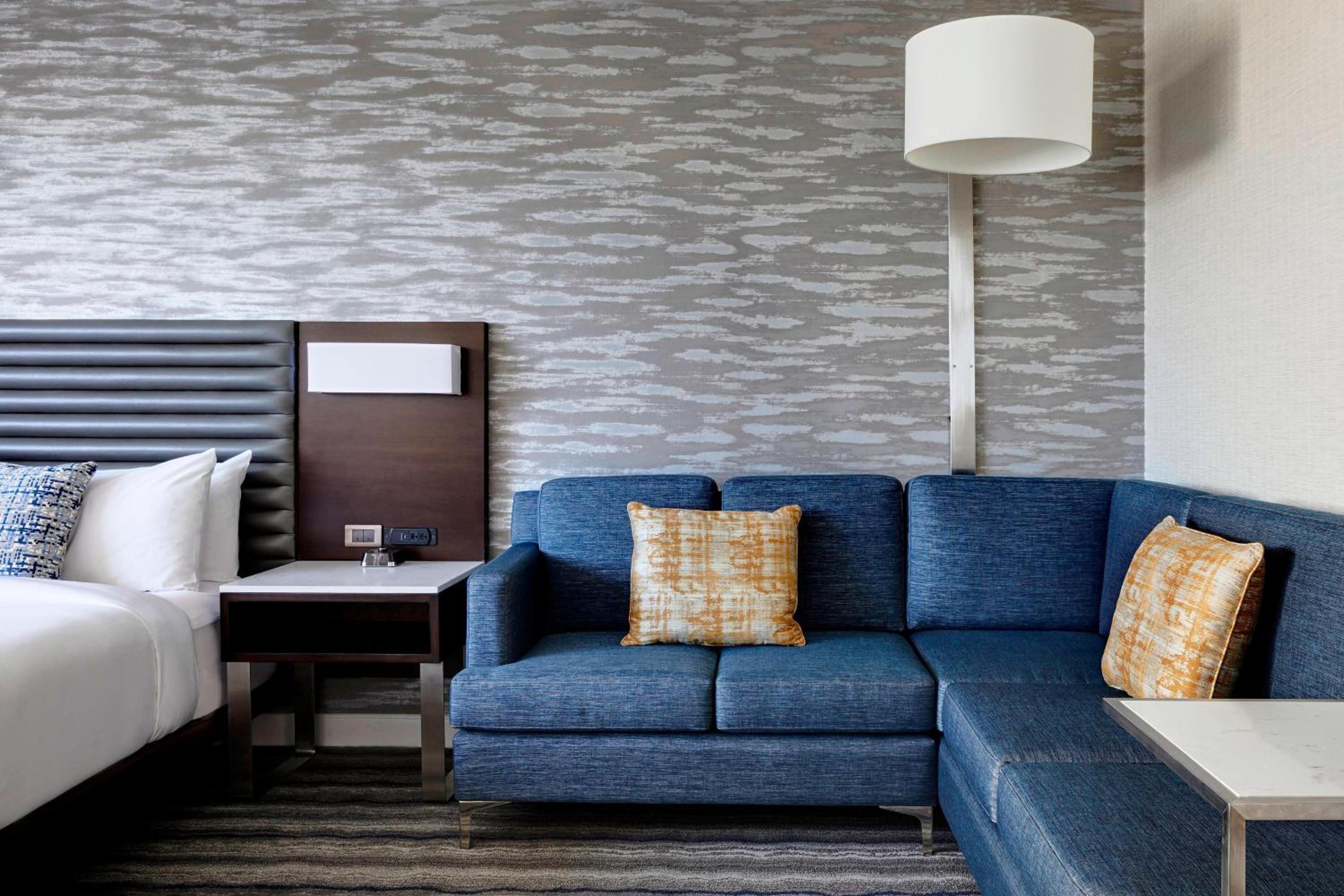 Larger Guest room, 1 King - Photo 3