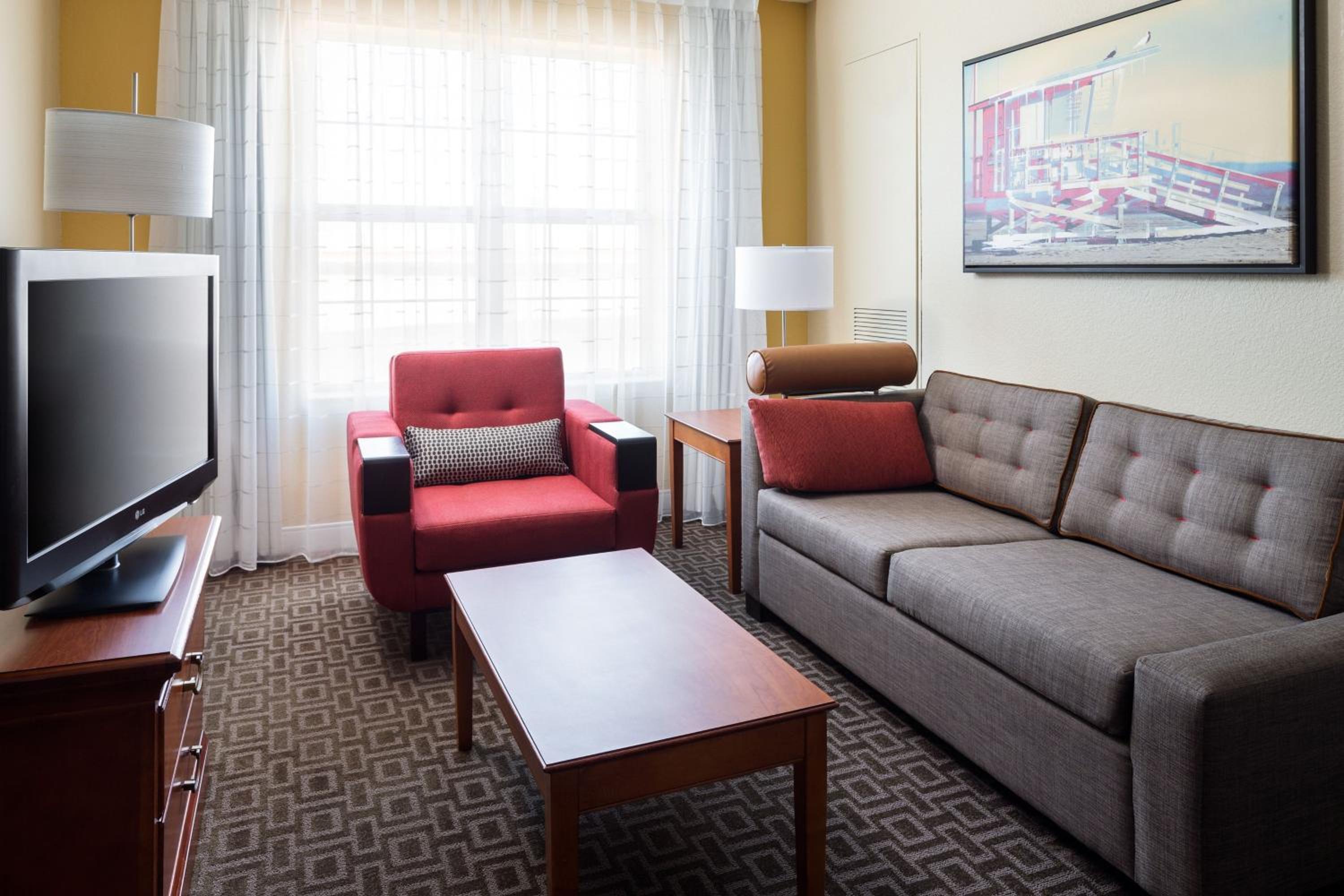 Two-Bedroom Suite - Photo 7