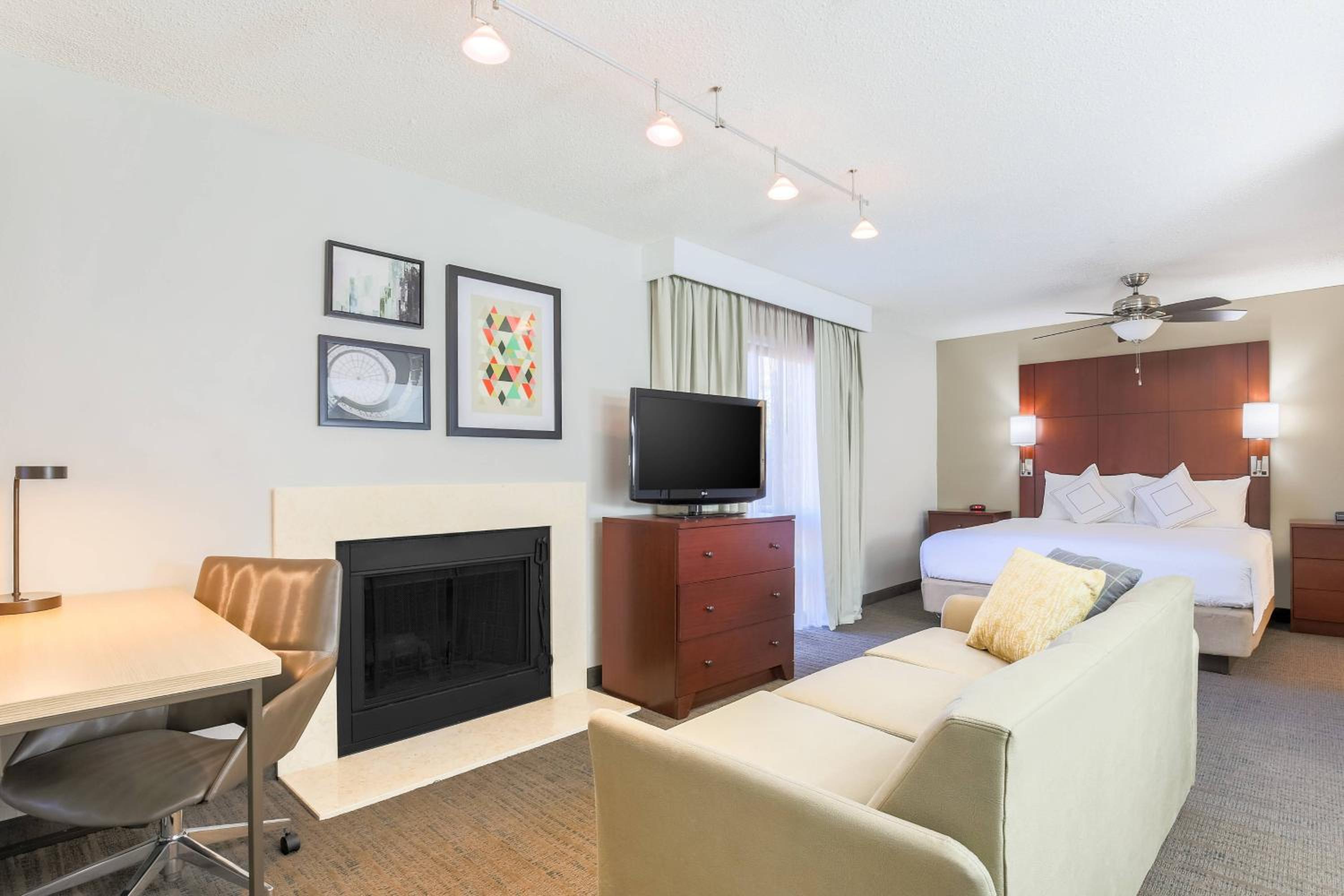 King Studio with Sofa Bed