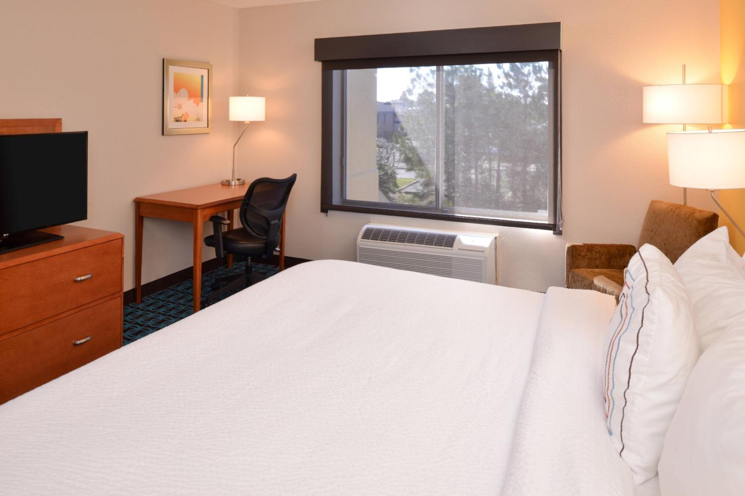 King Room with Transfer Shower - Mobility and Hearing Accessible - Photo 1