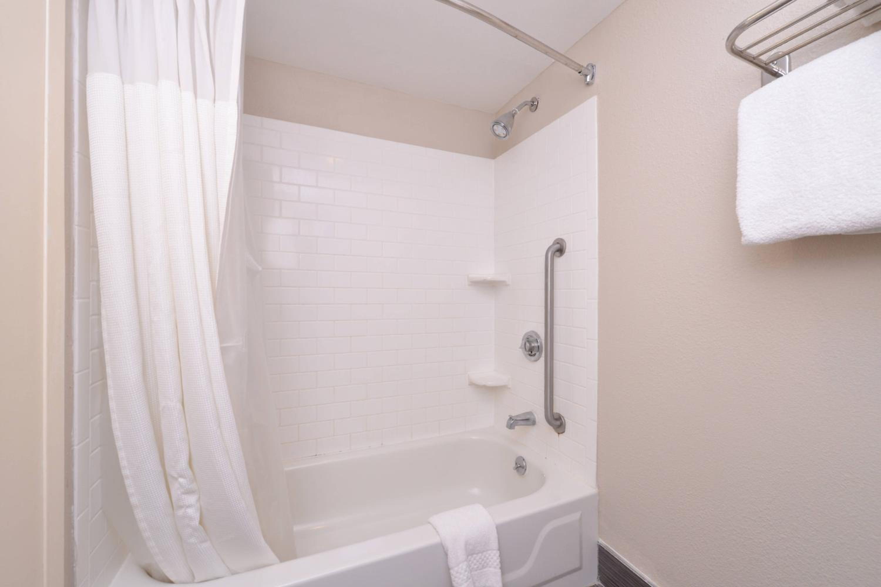 Double Room with Two Double Beds - Photo 3