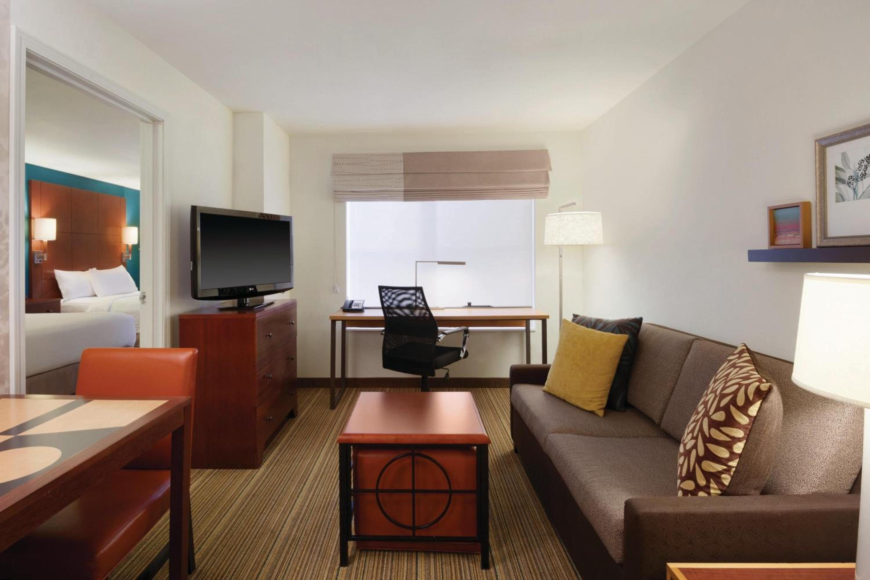 One-Bedroom Suite with Two Queen Beds and Sofa Bed - Photo 1