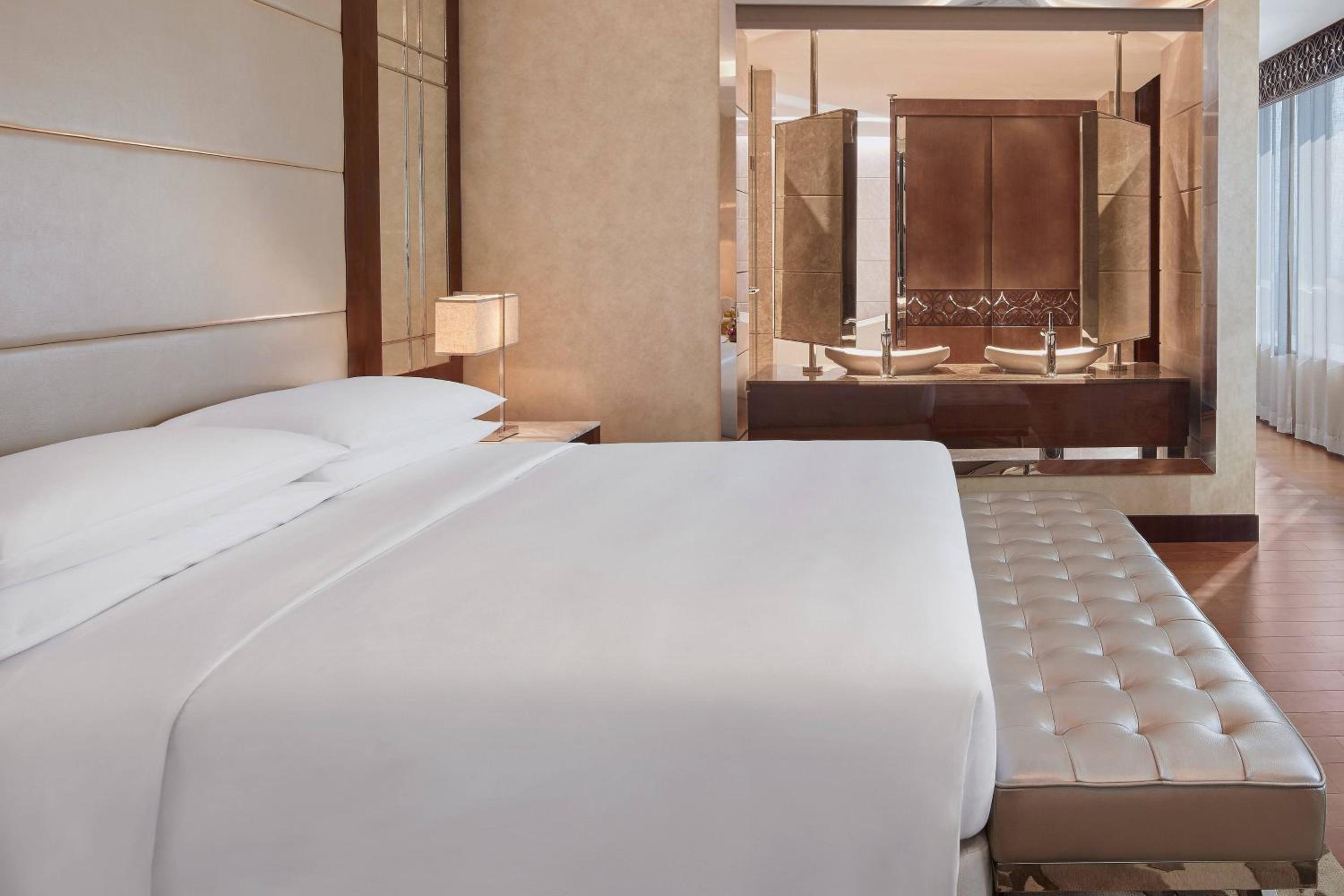 Presidential Suite, Club lounge access, 1 King