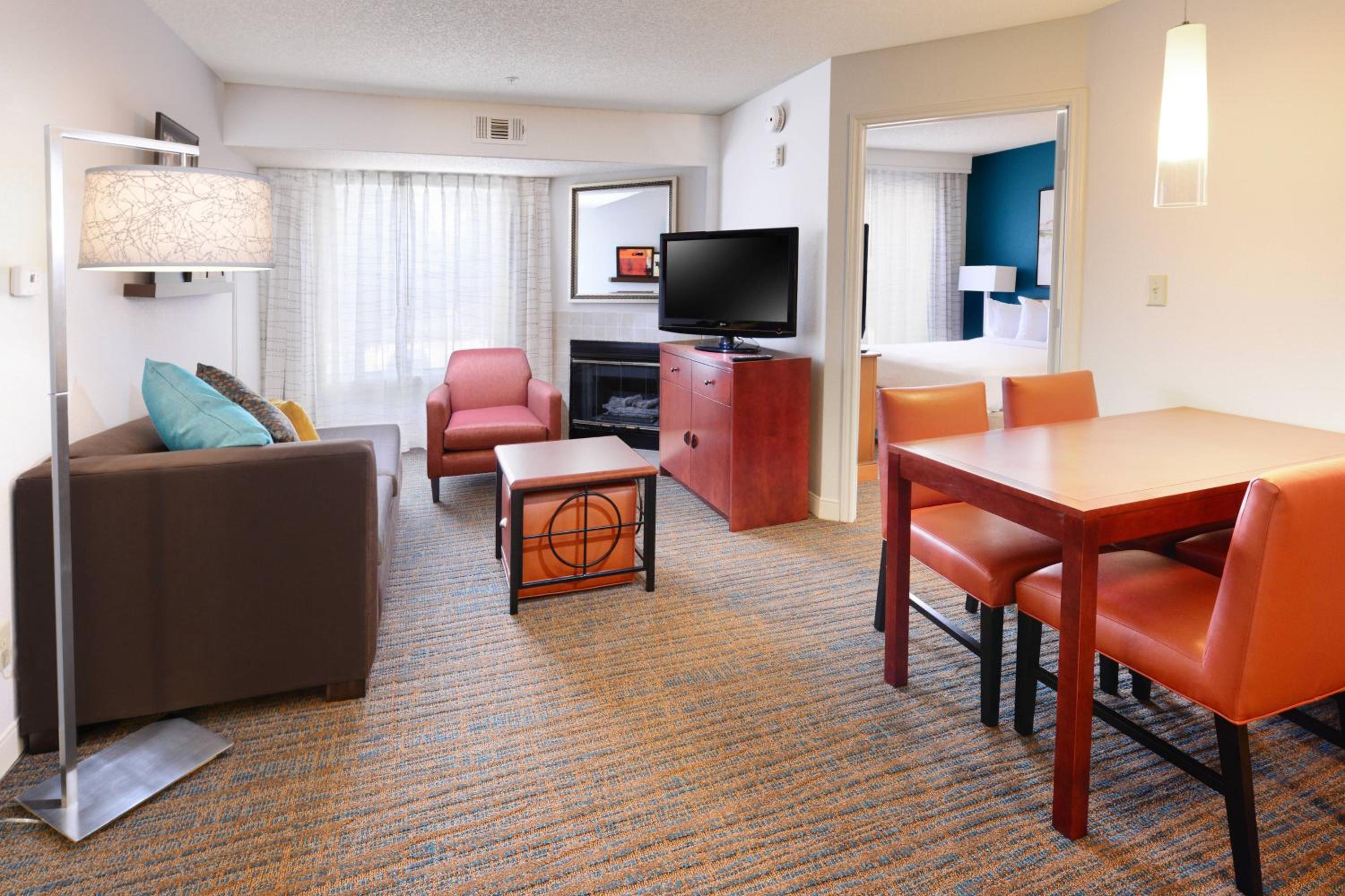Two-Bedroom Suite - Photo 3