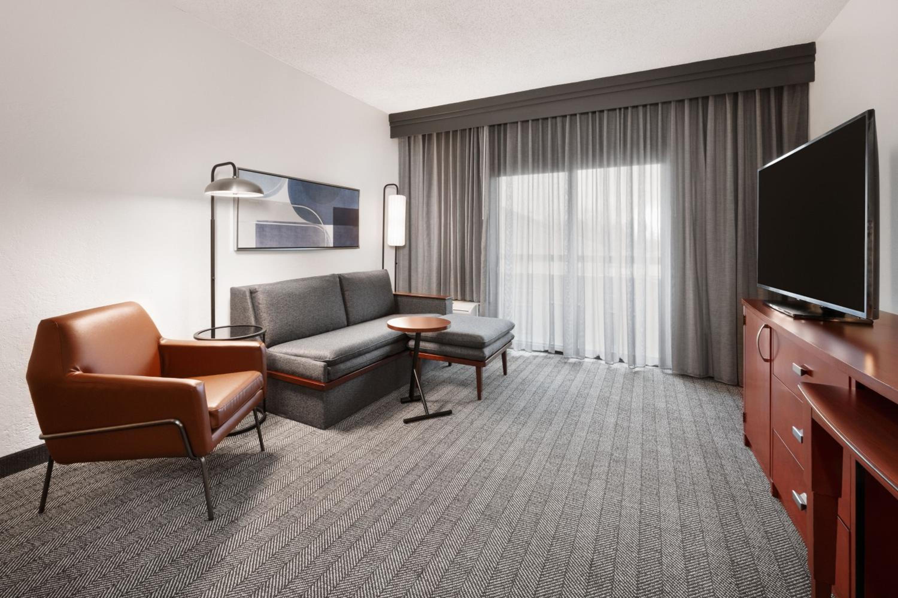 King Suite with Courtyard View - Photo 6