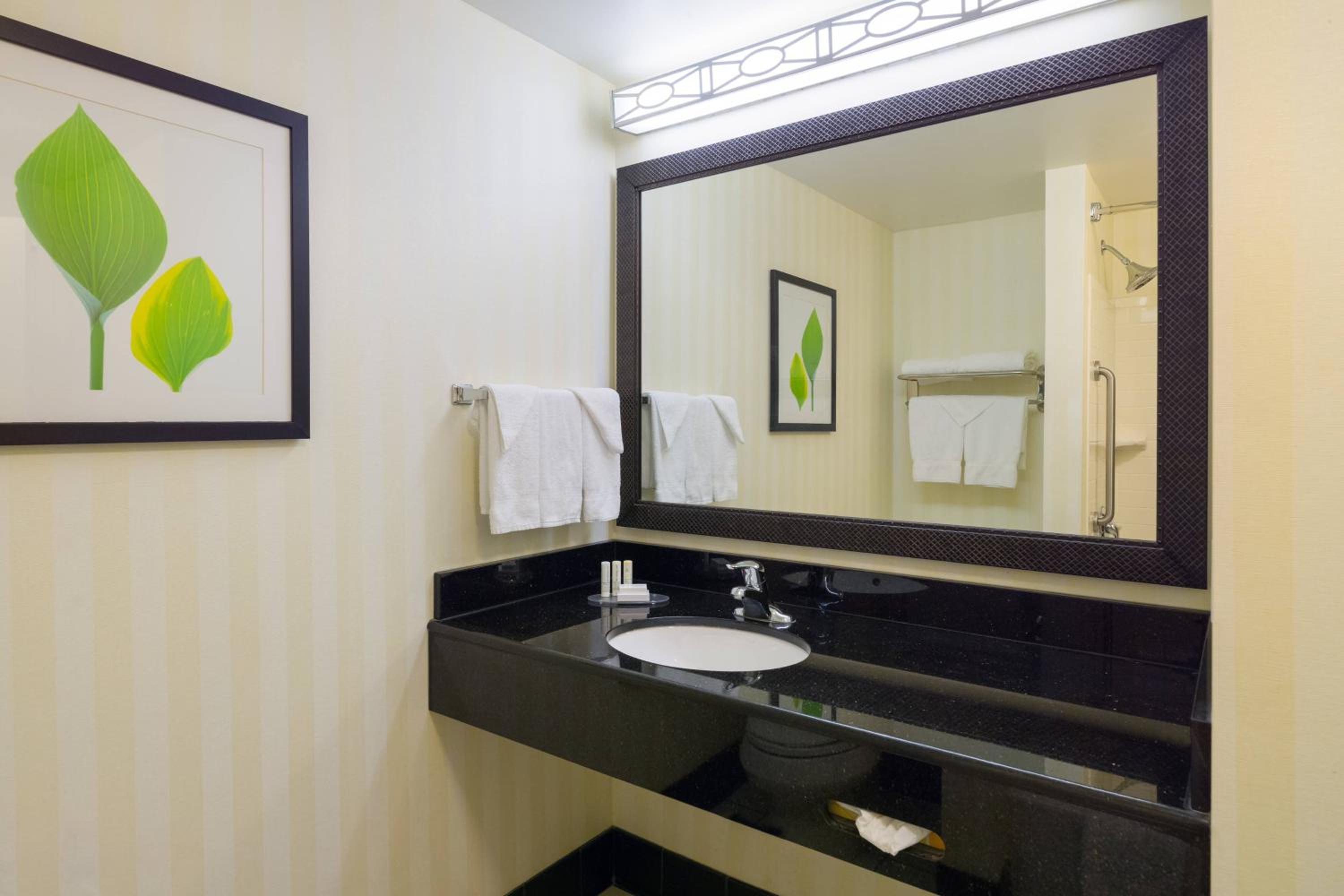Double Room with Two Double Beds - Photo 4