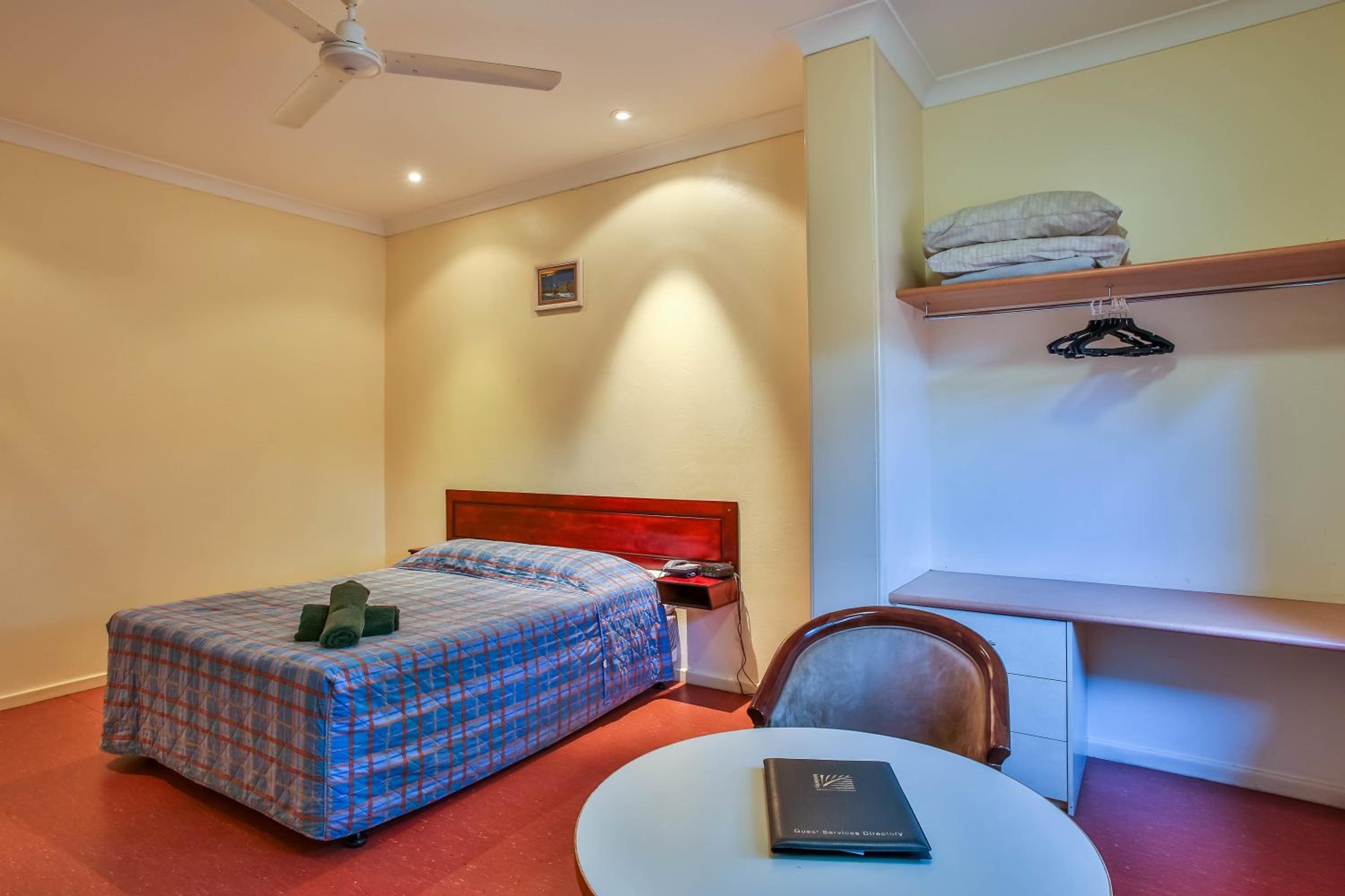 Budget Queen Room - Photo 1