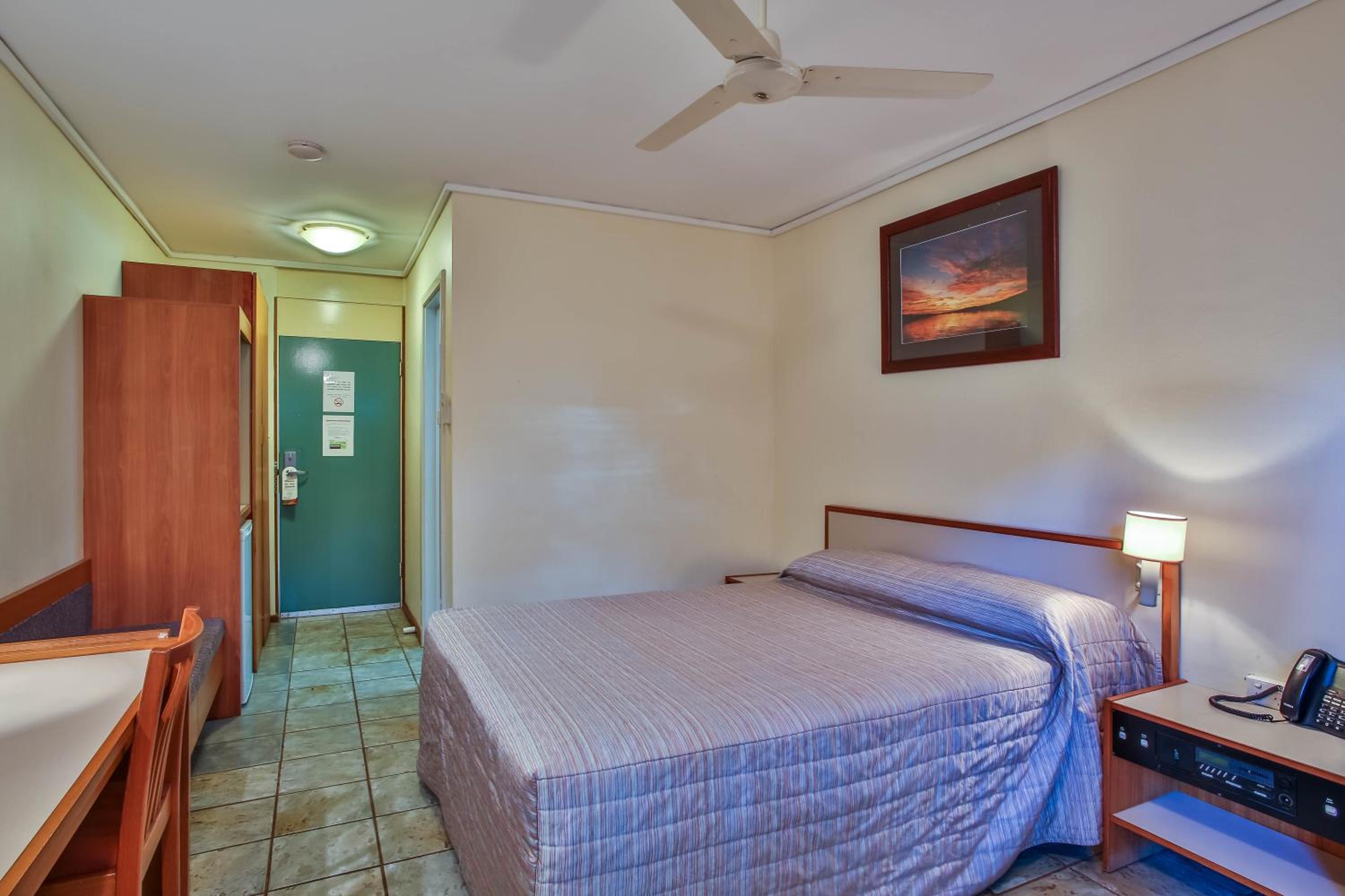 Premium Queen Room - Photo 3