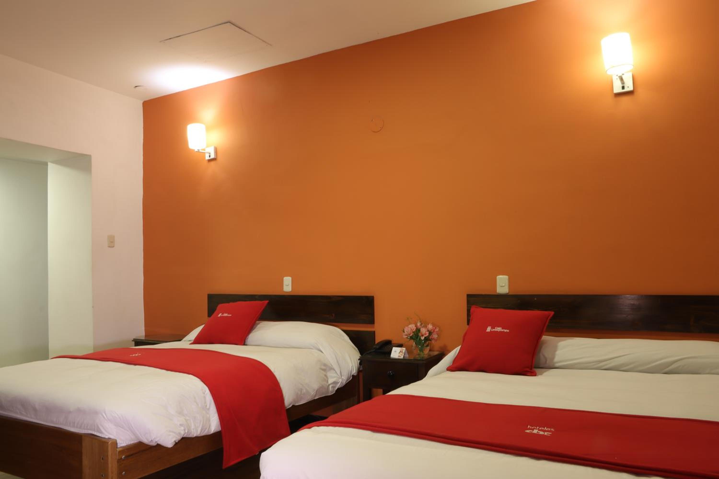 Standard Twin Room - Photo 4