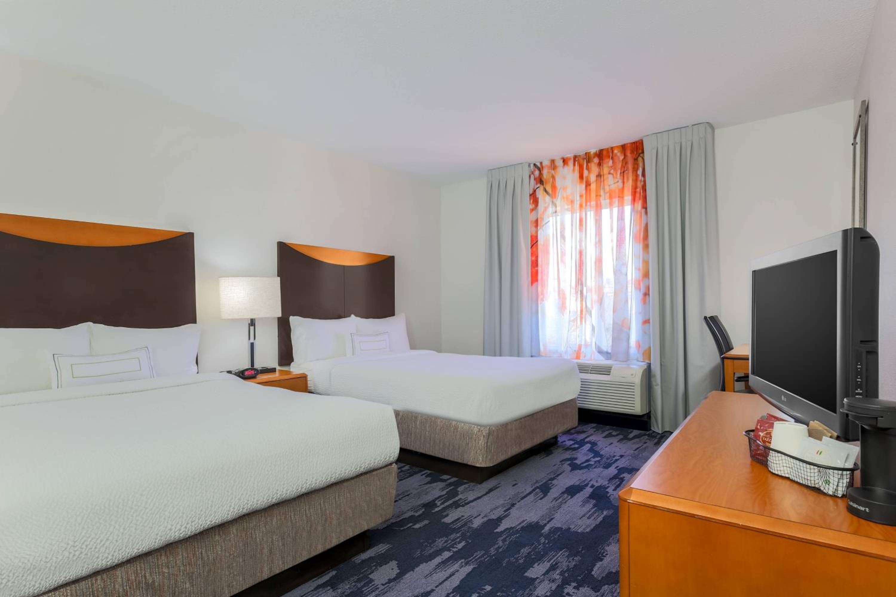 Double Room with Two Double Beds and Tub - Mobility and Hearing Accessible - Photo 1