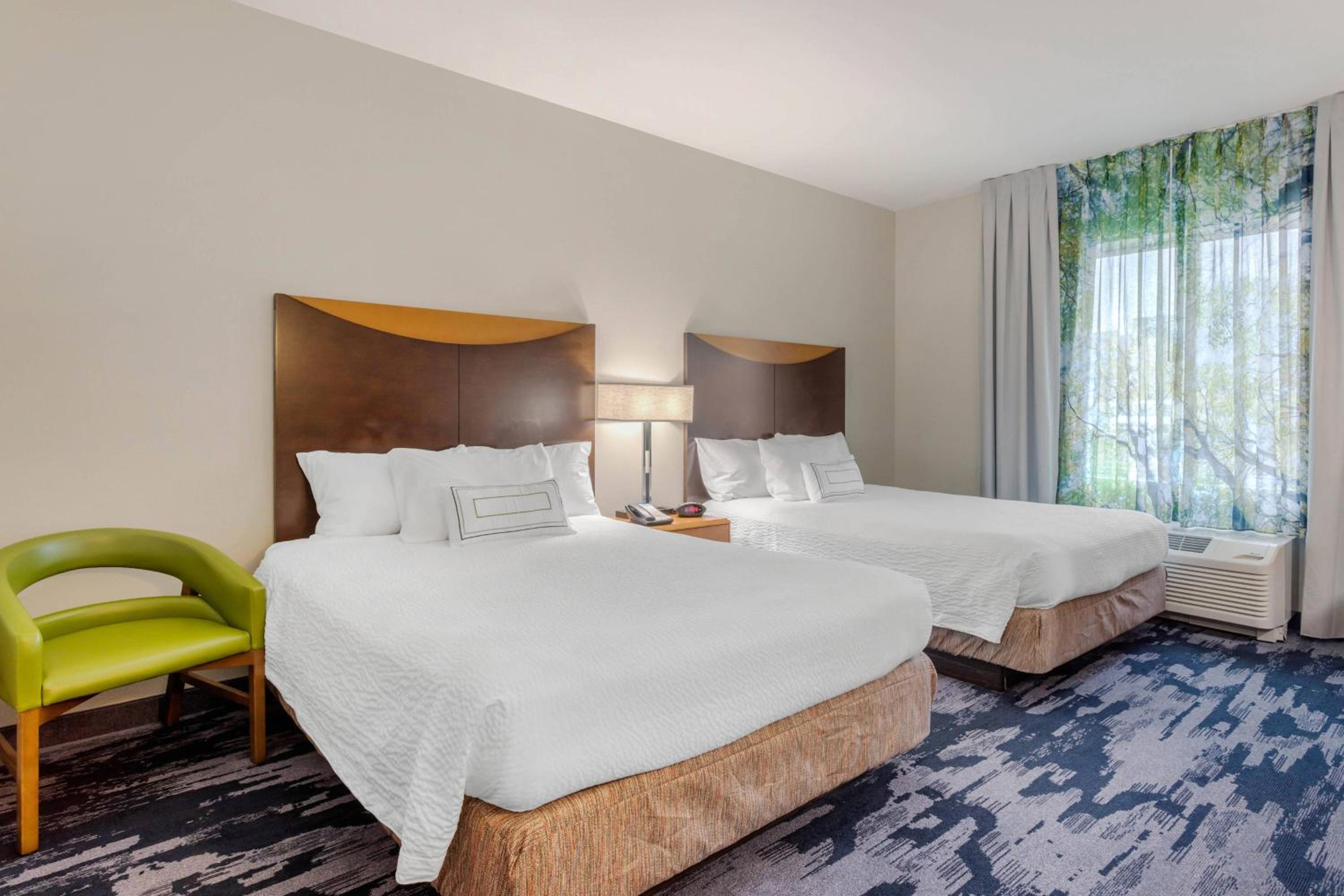 Queen Room with Two Queen Beds - Photo 1
