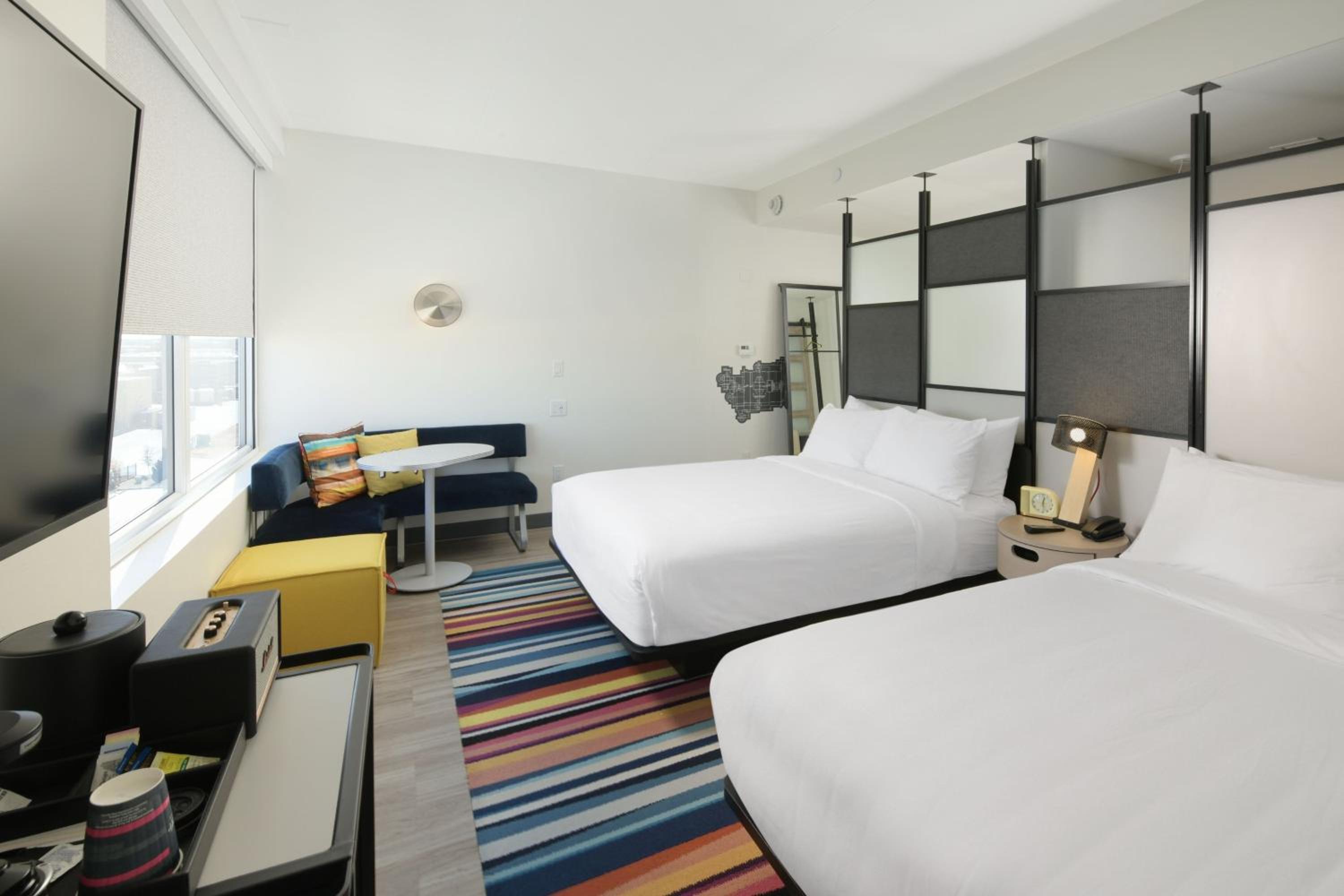 Aloft, Guest Room with 2 Queen - Photo 3
