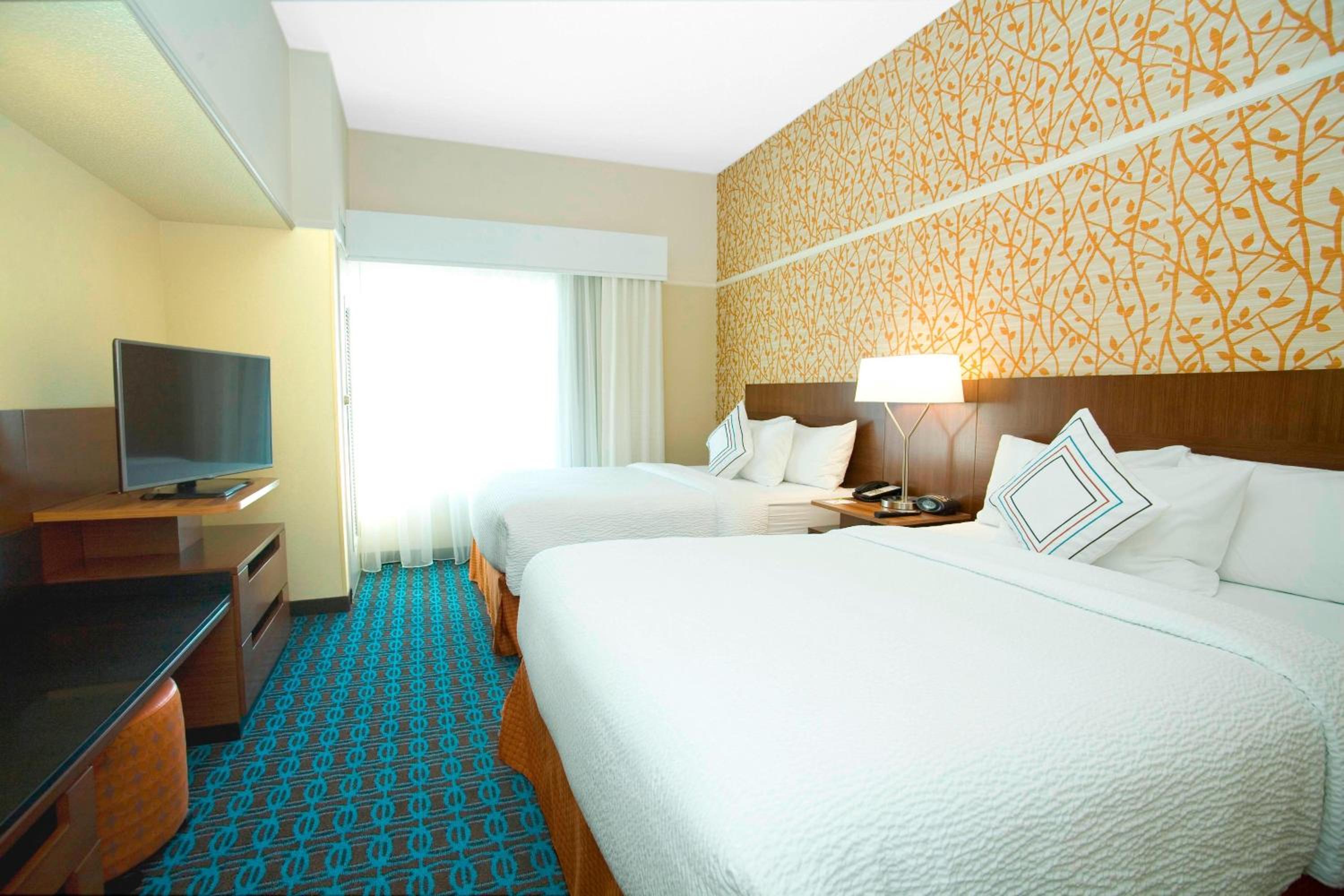 Queen Room with Two Queen Beds - Photo 1