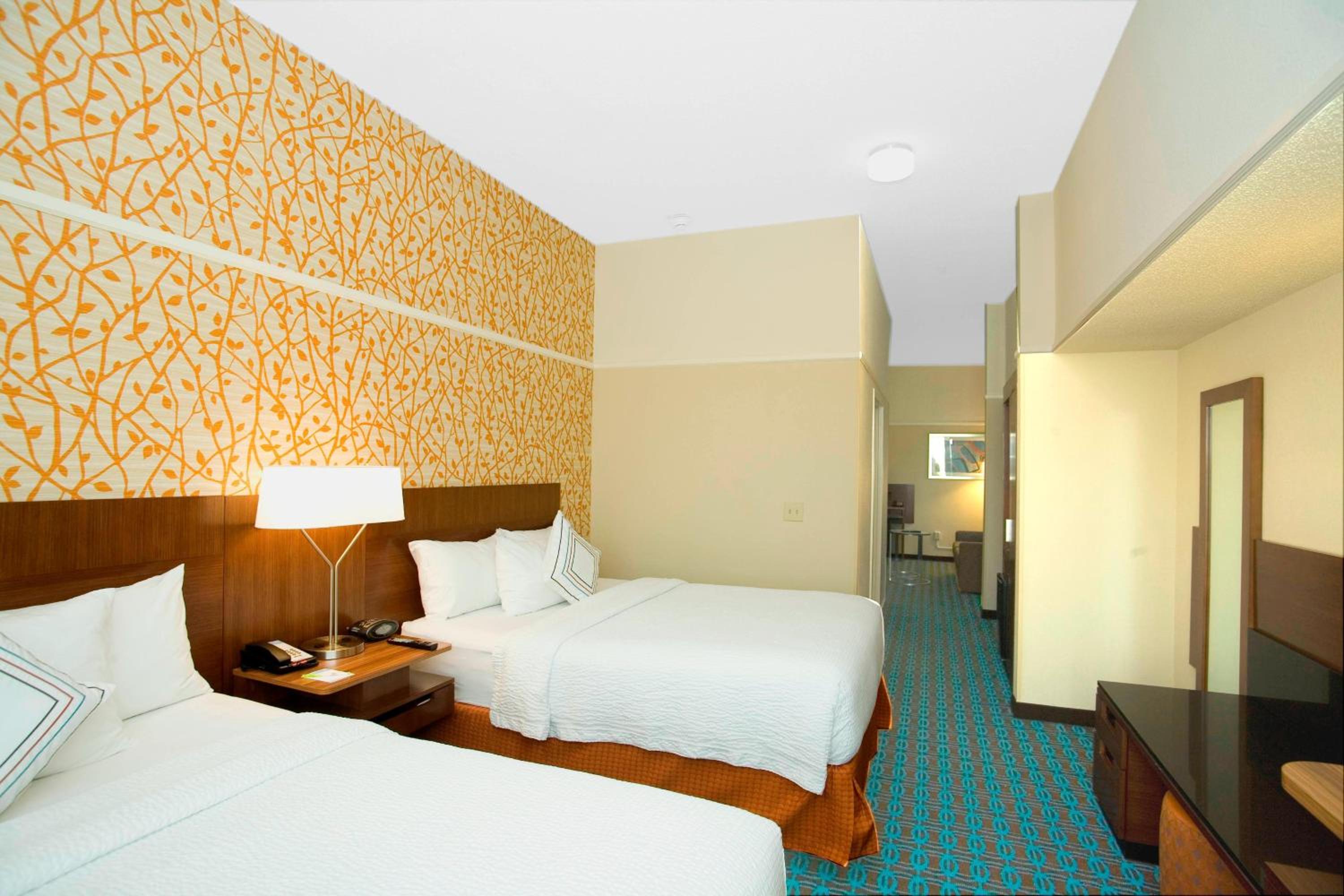 Queen Suite - Photo 2