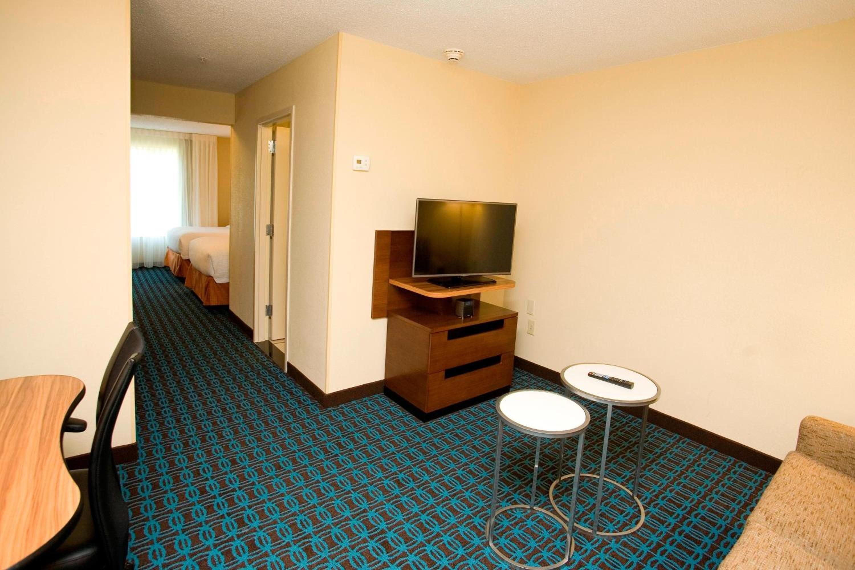 Queen Suite - Photo 1