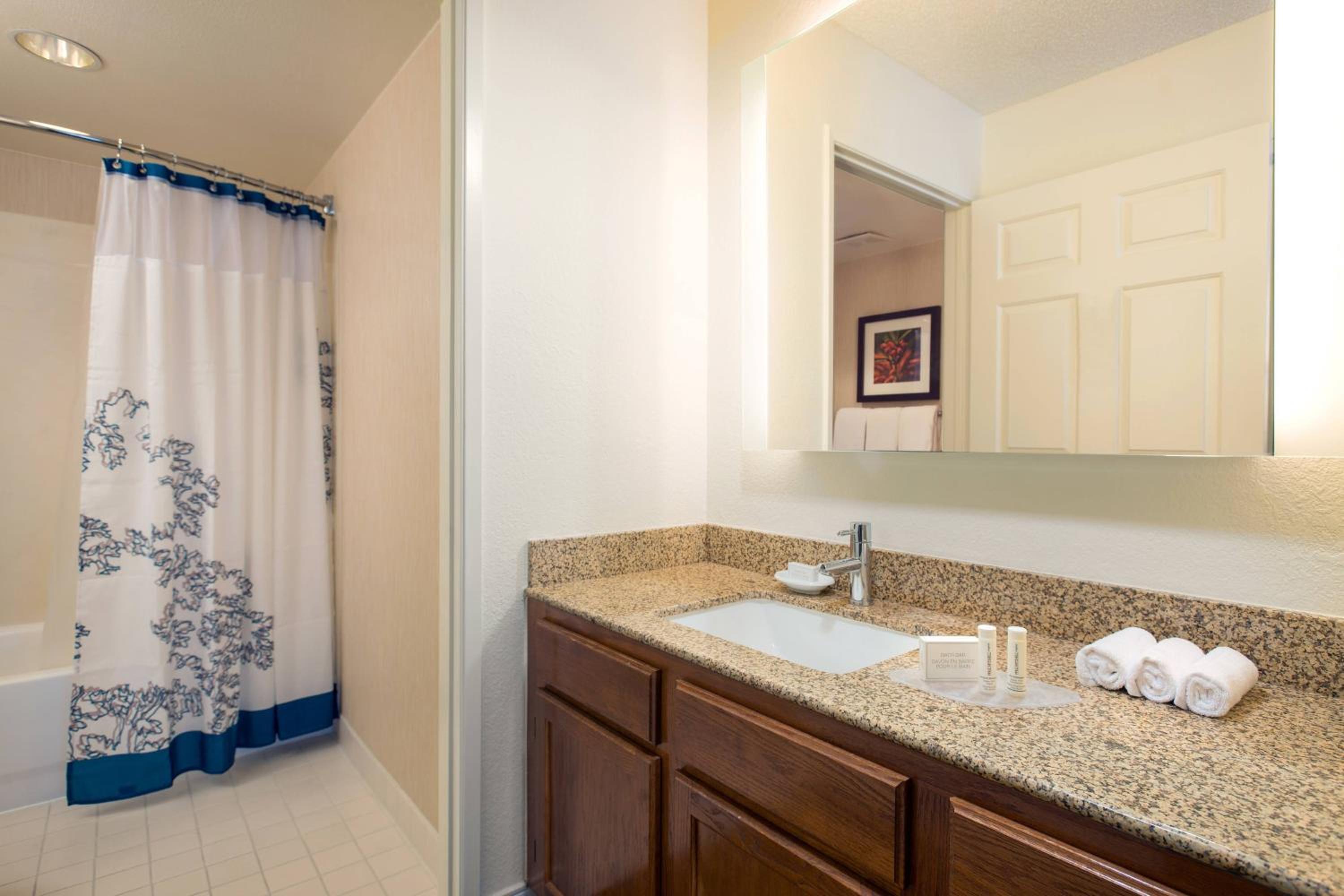 Two-Bedroom Suite photo 3