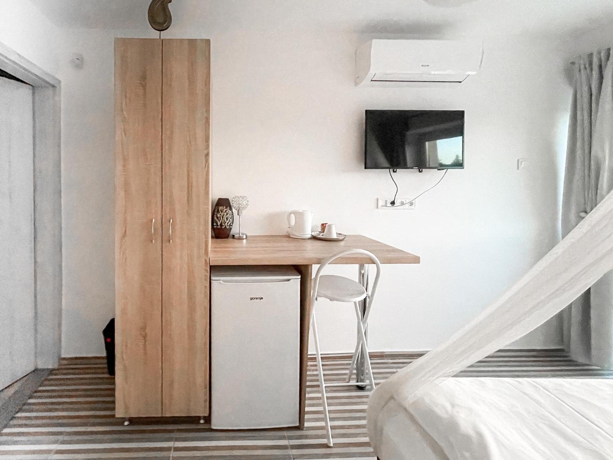 Double Room With Private Bathroom photo 3