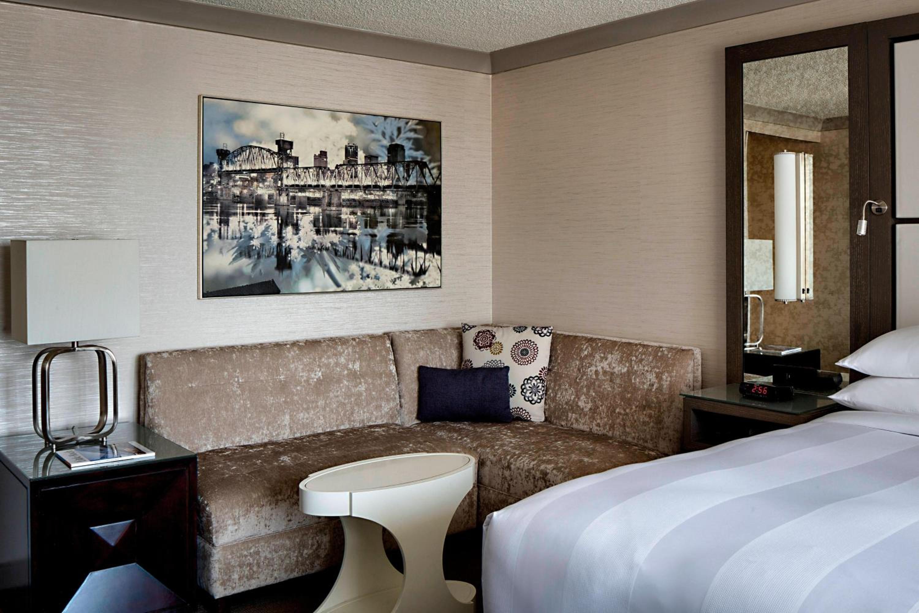 King or Two Double Room with CIty View photo 3