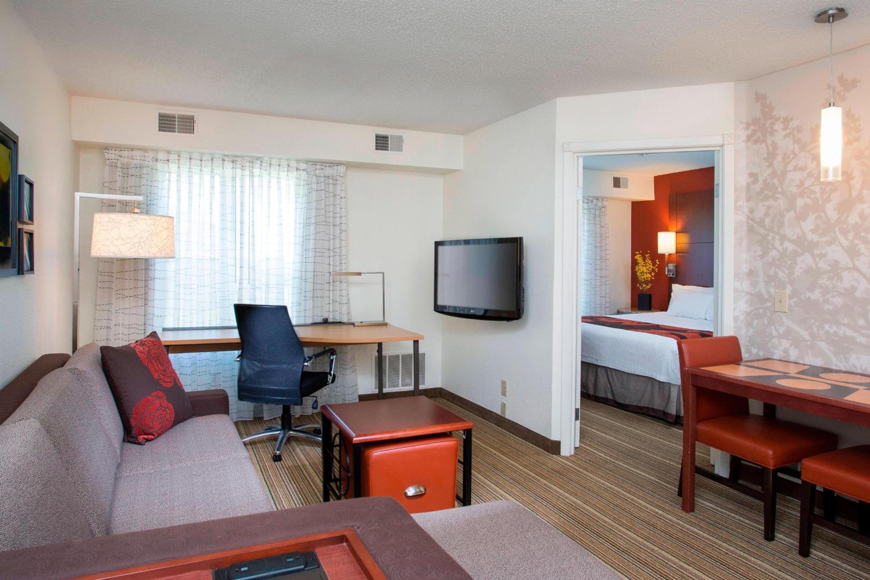 One-Bedroom Suite - Photo 1