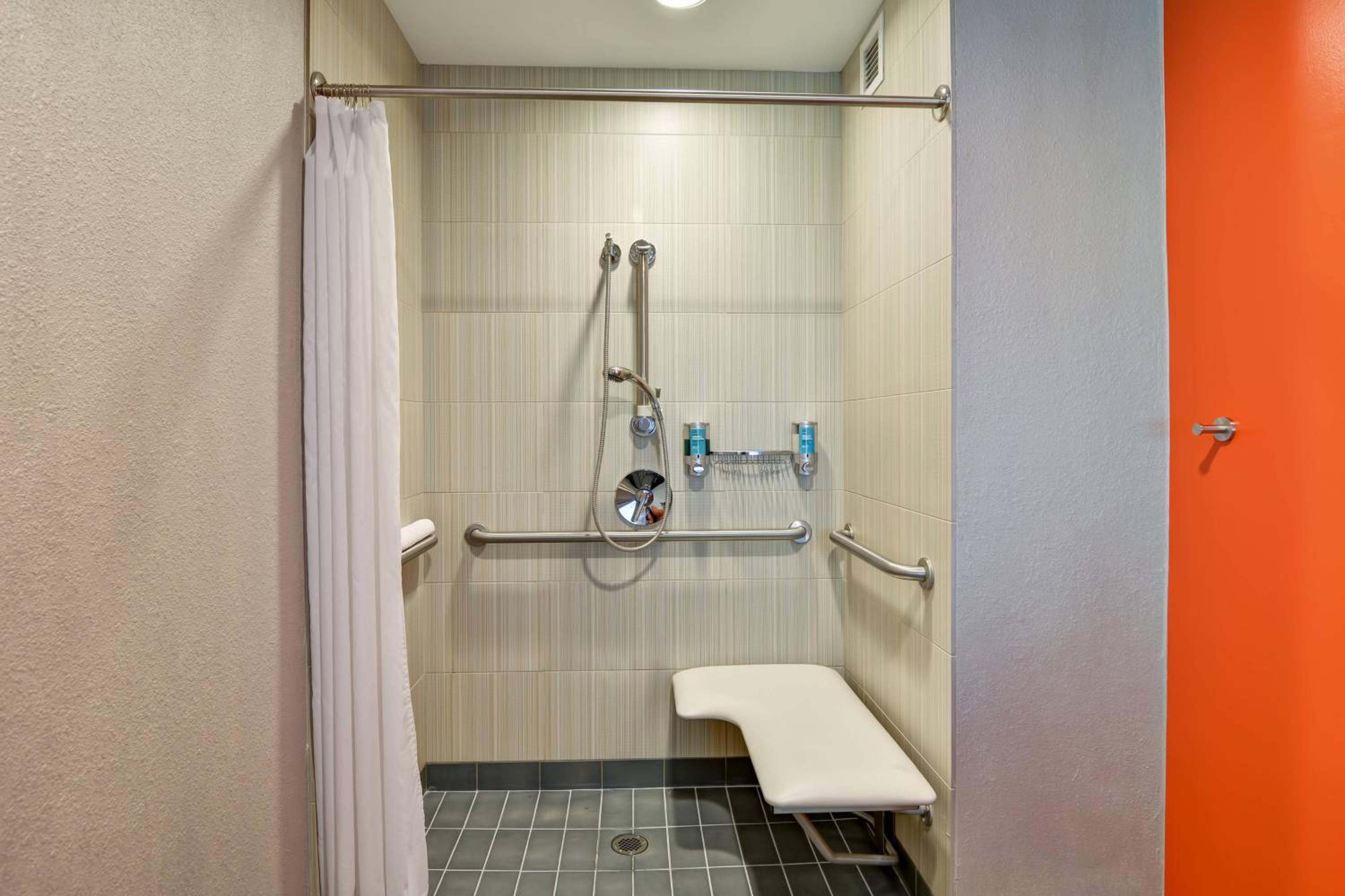 Aloft, Guest room, 1 King - Photo 7