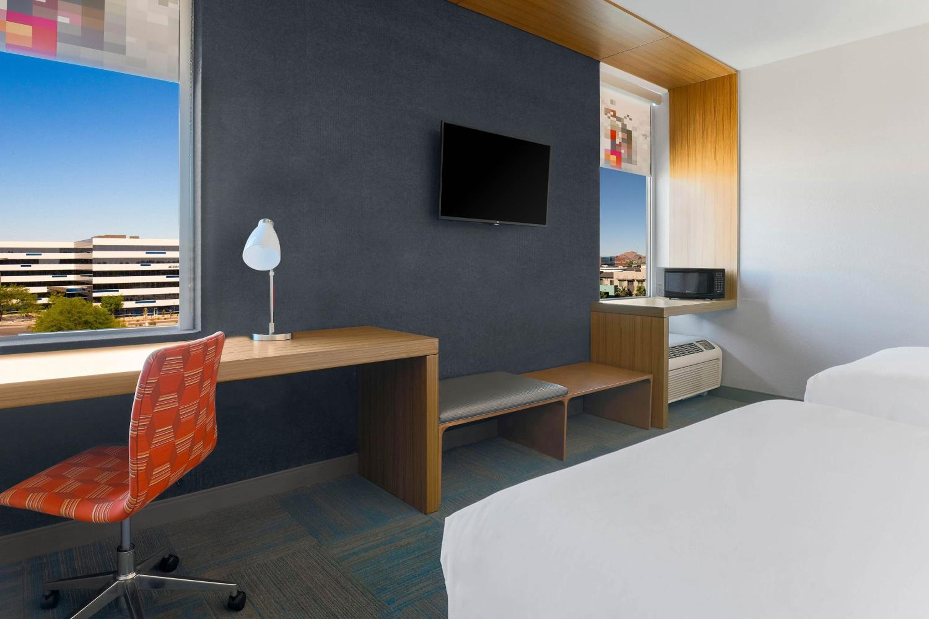 Aloft, Guest room, 2 Queen - Photo 7