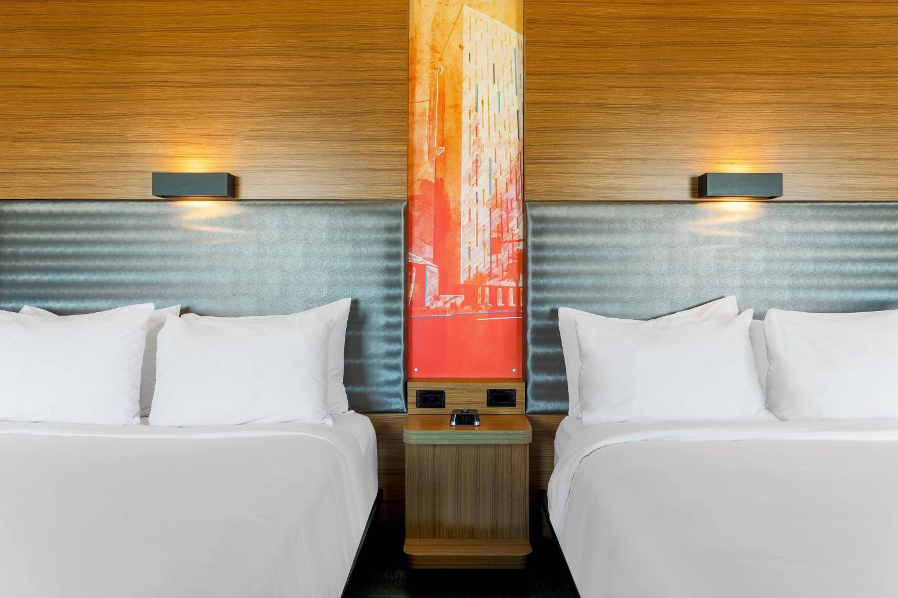 Aloft, Guest room, 2 Queen - Photo 2