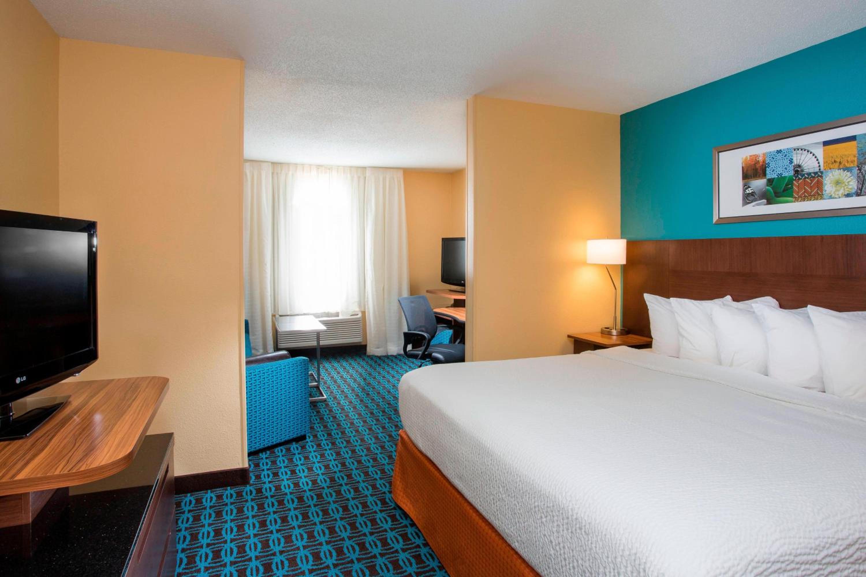 Executive Suite - Photo 1