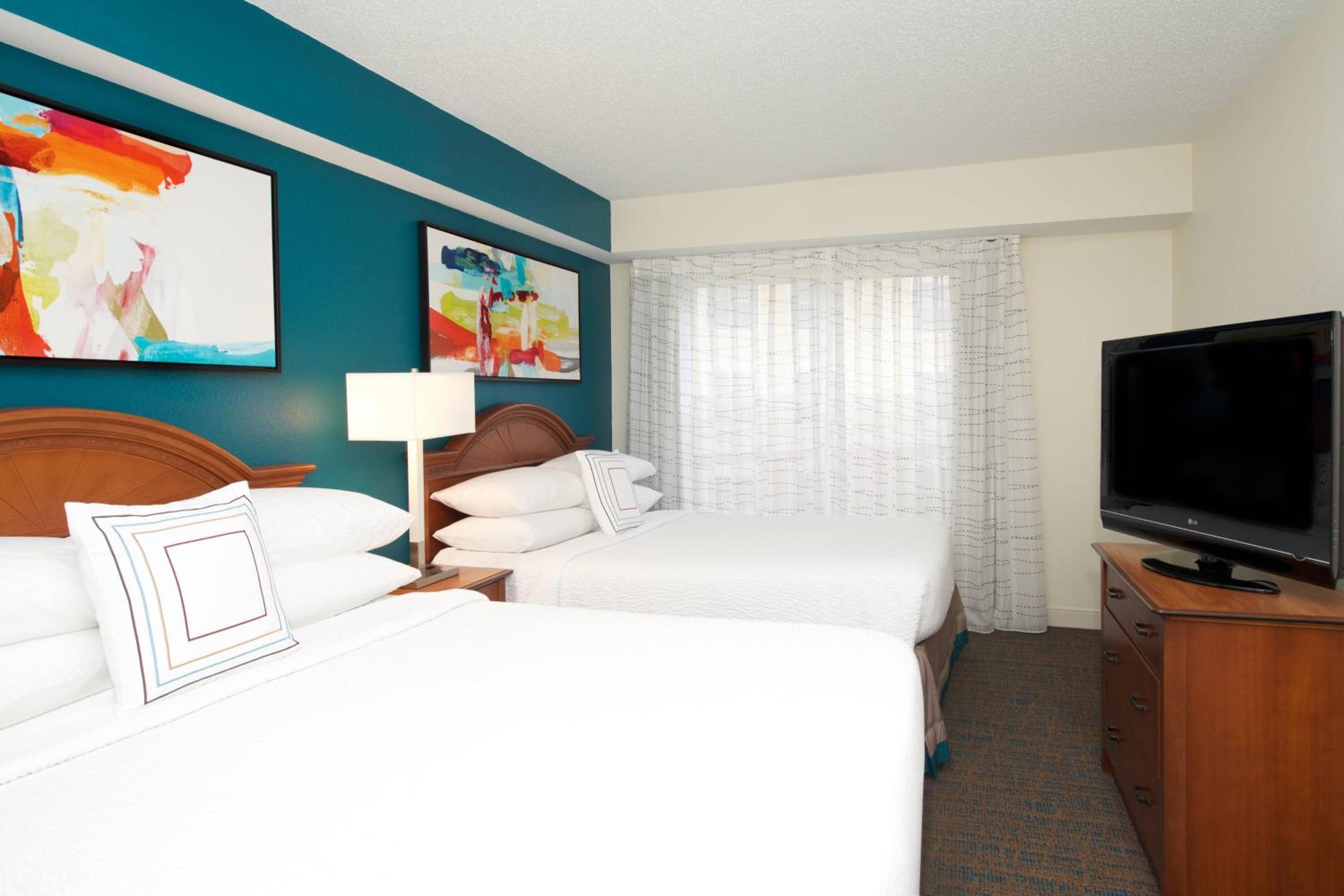 Two-Bedroom Residential Suite - Mobility/Hearing Accessible with Tub