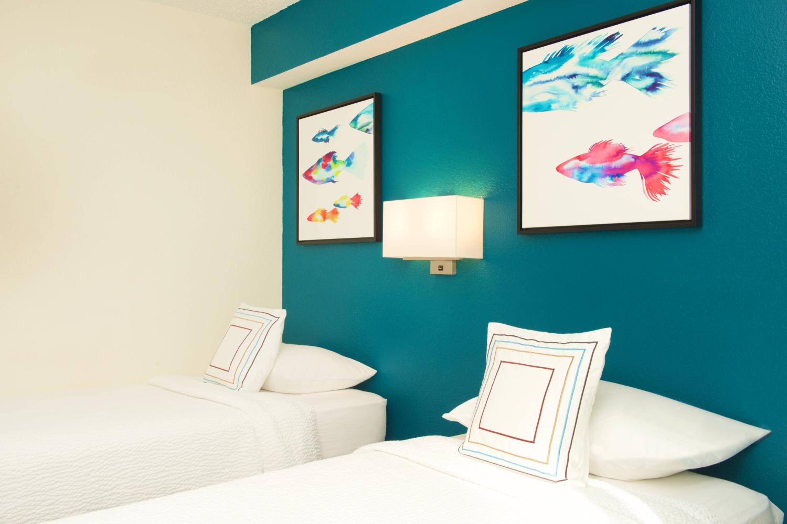 One-Bedroom Family Suite