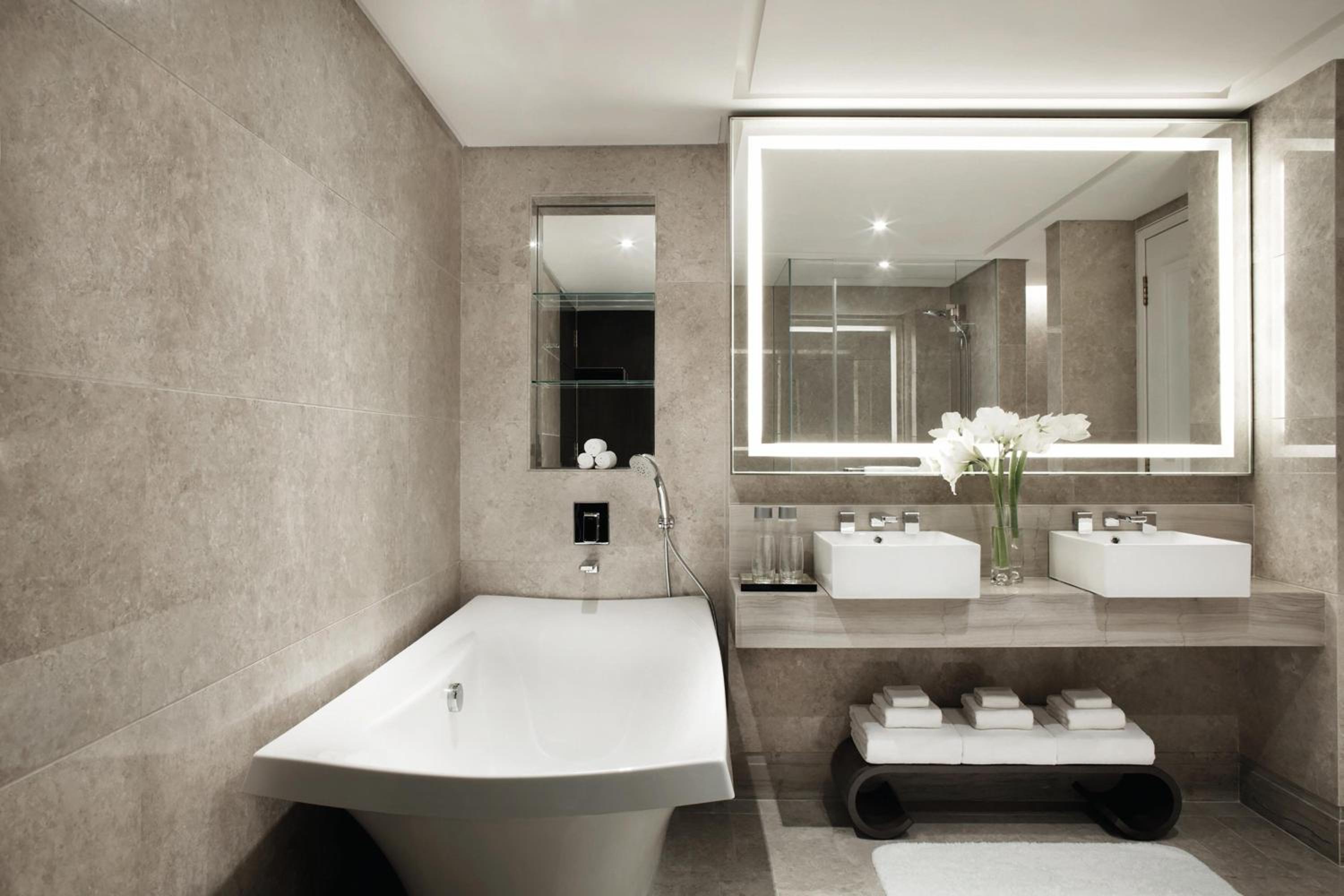 Executive Suite Room, High Floor, Club Lounge Access Executive Suite Room, High Floor, Club Lounge Access