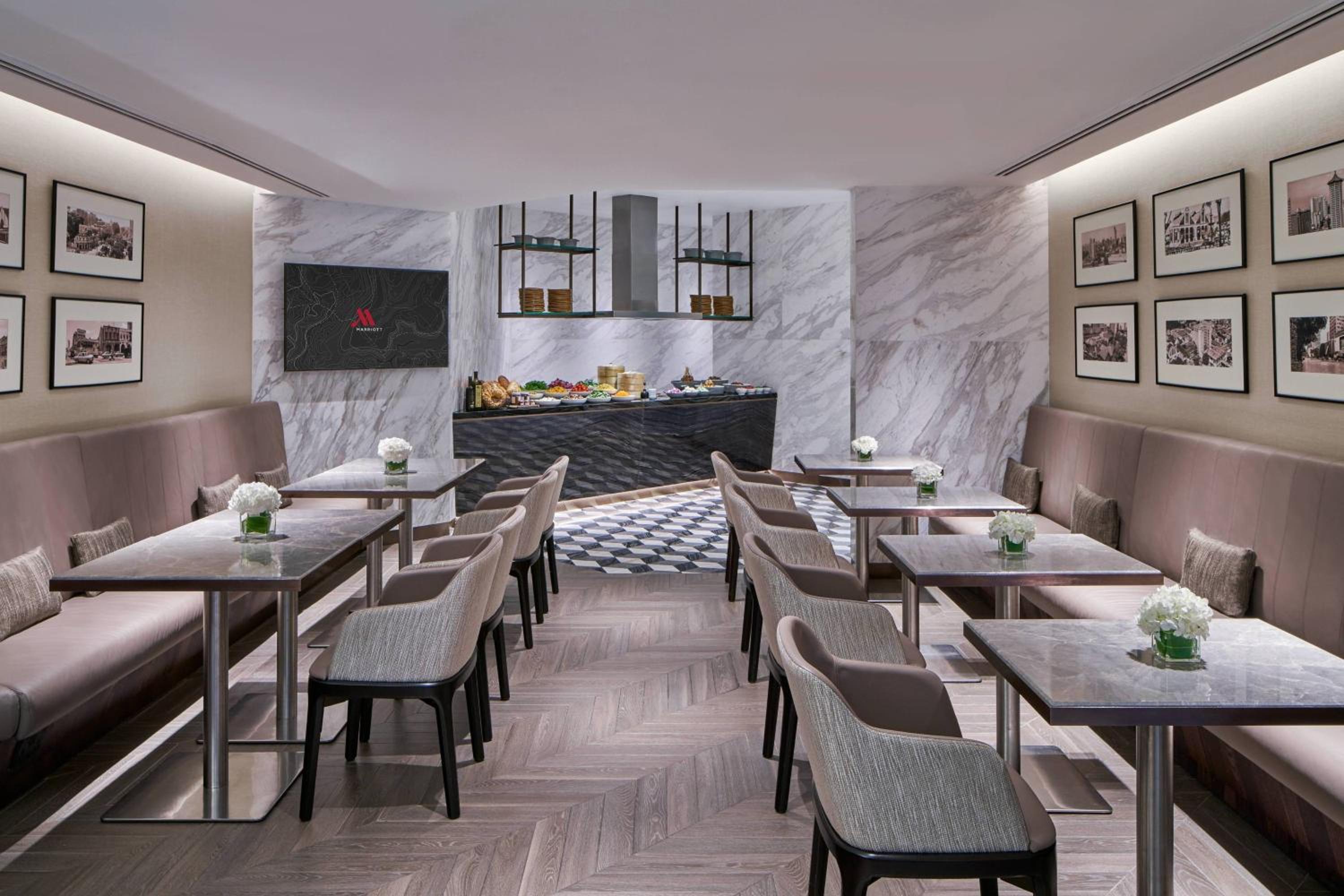 Executive Club, High Floor, Club Lounge Access photo 3