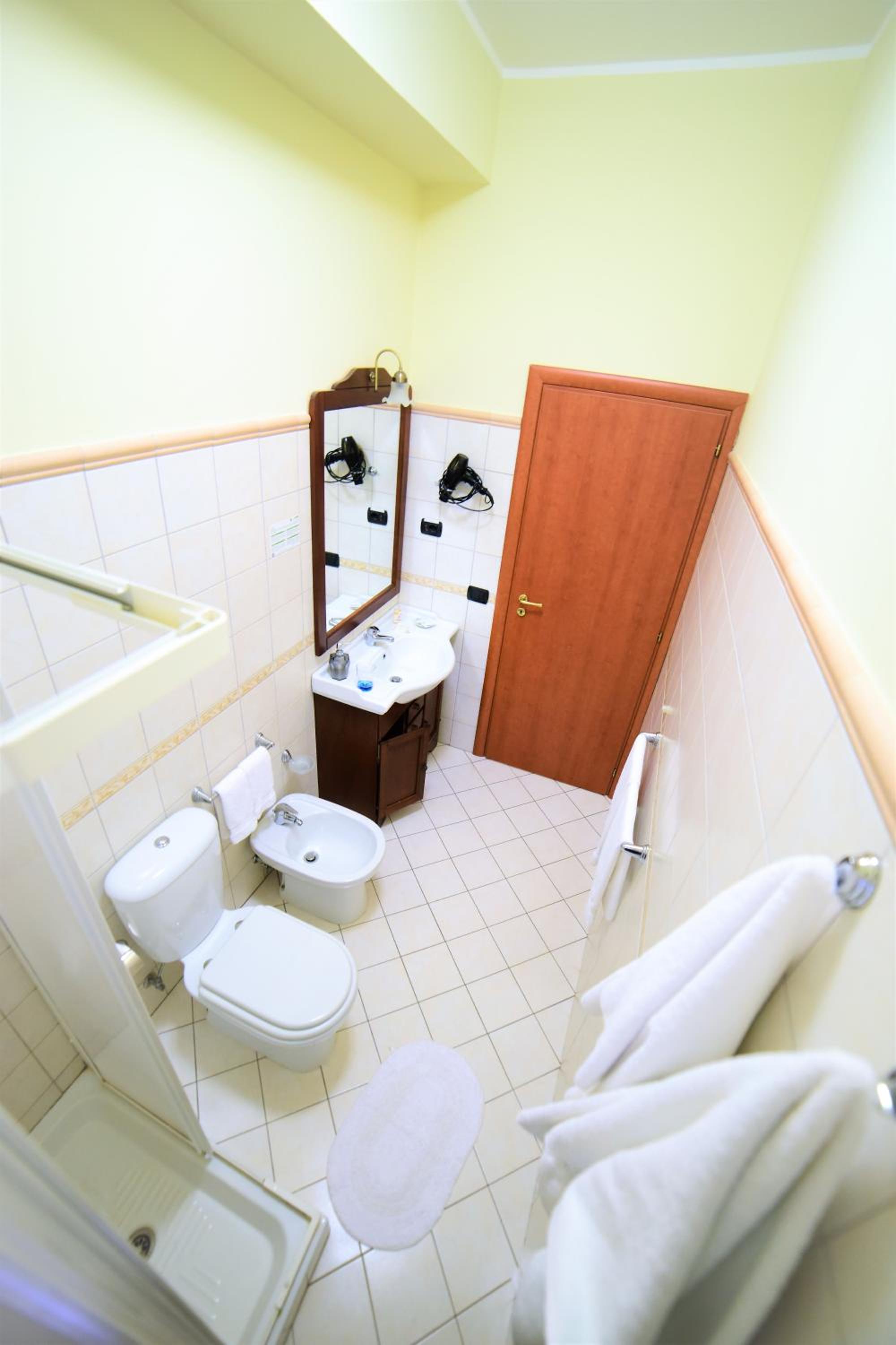 Double Room with Private Bathroom photo 3