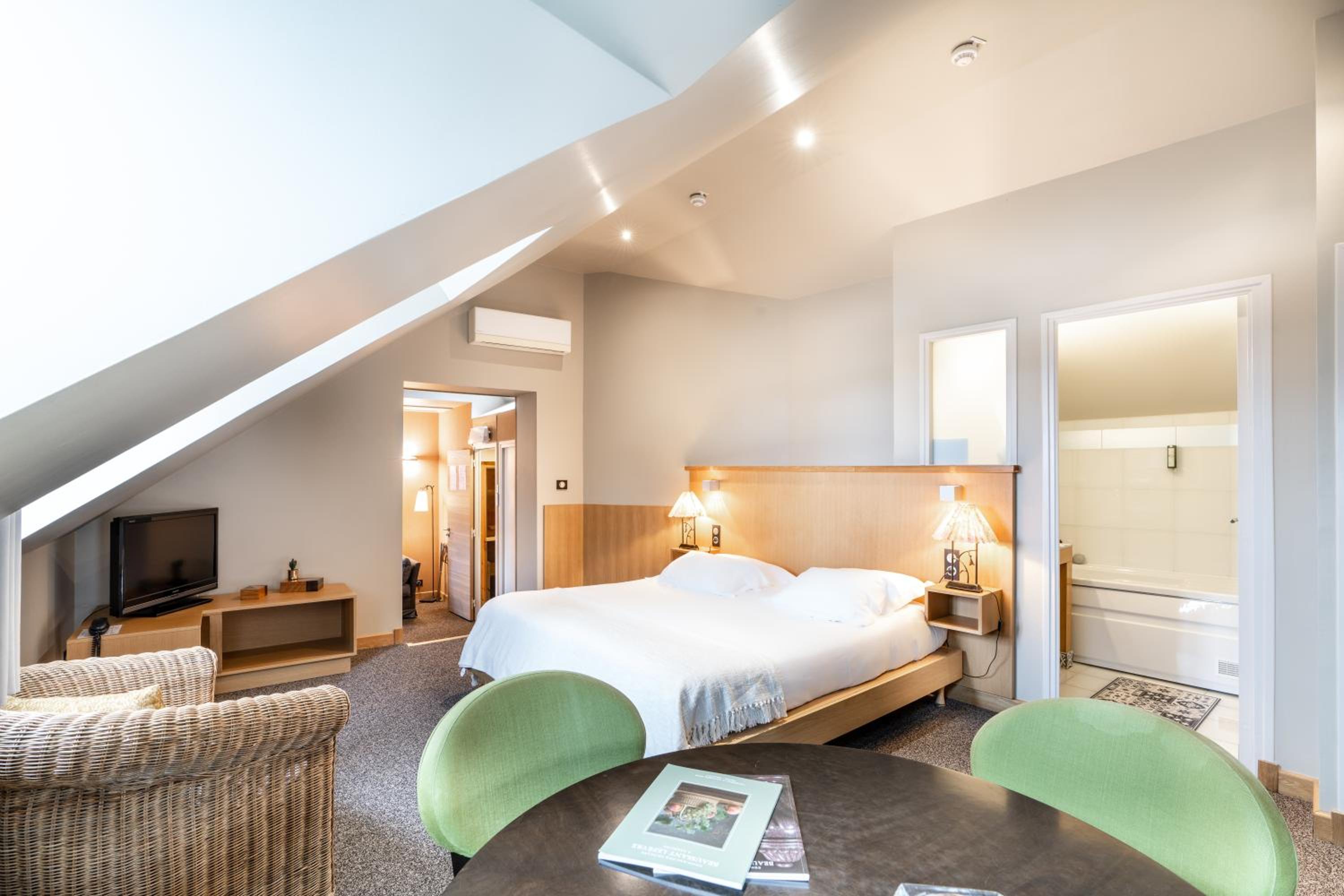Suite with Sauna - Photo 1