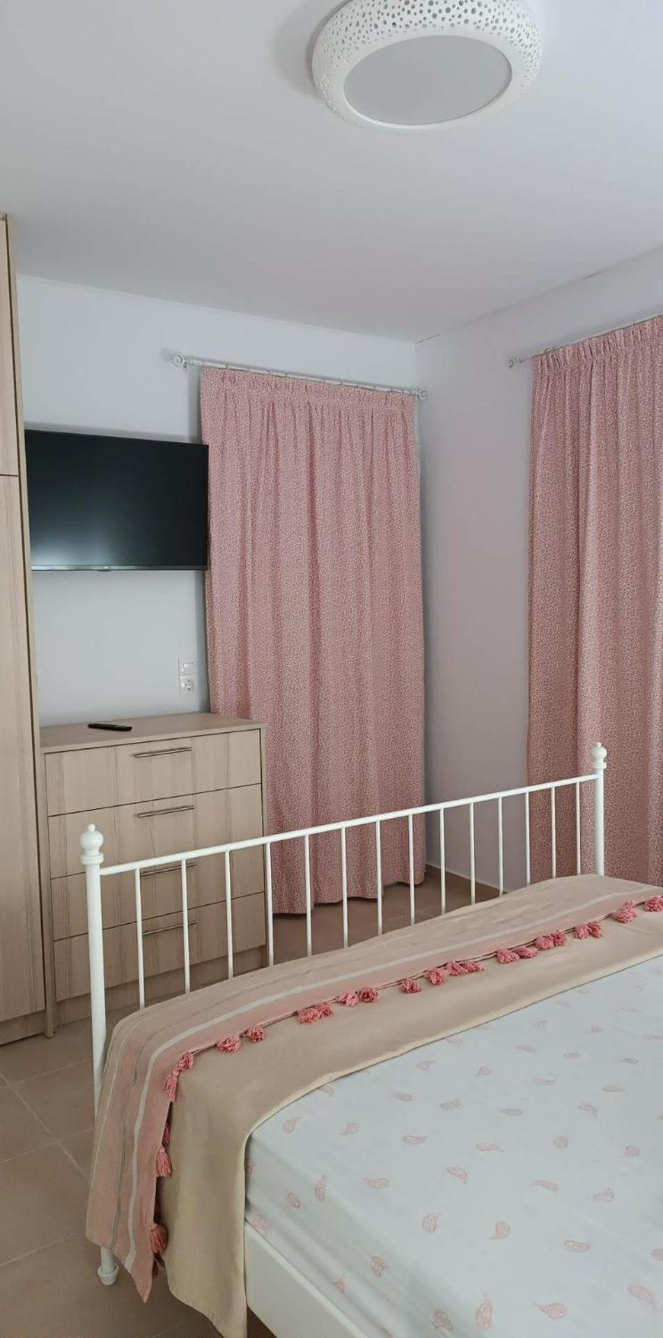 Two-Bedroom House photo 3