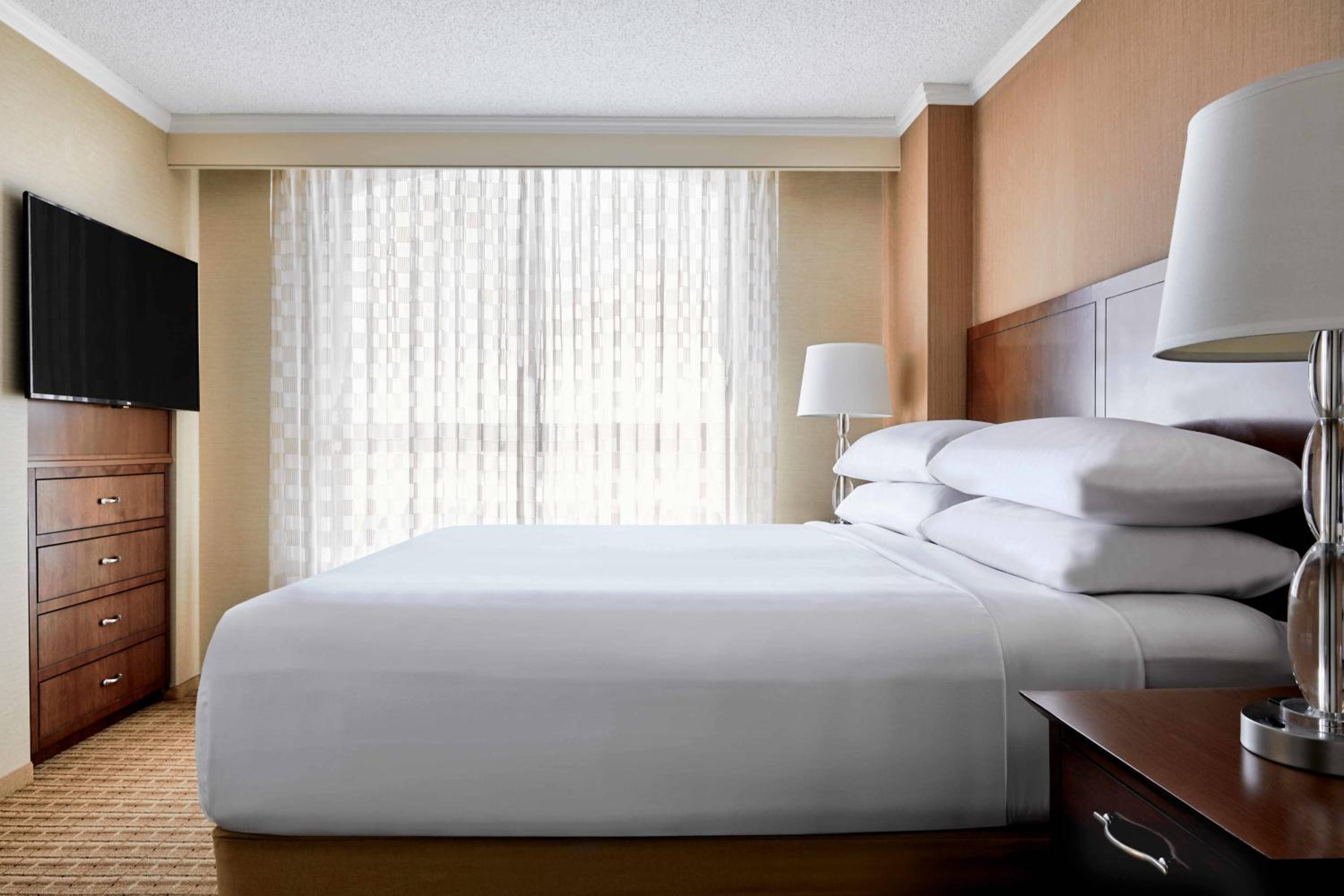 One-Bedroom Suite with Sofa Bed - Photo 6