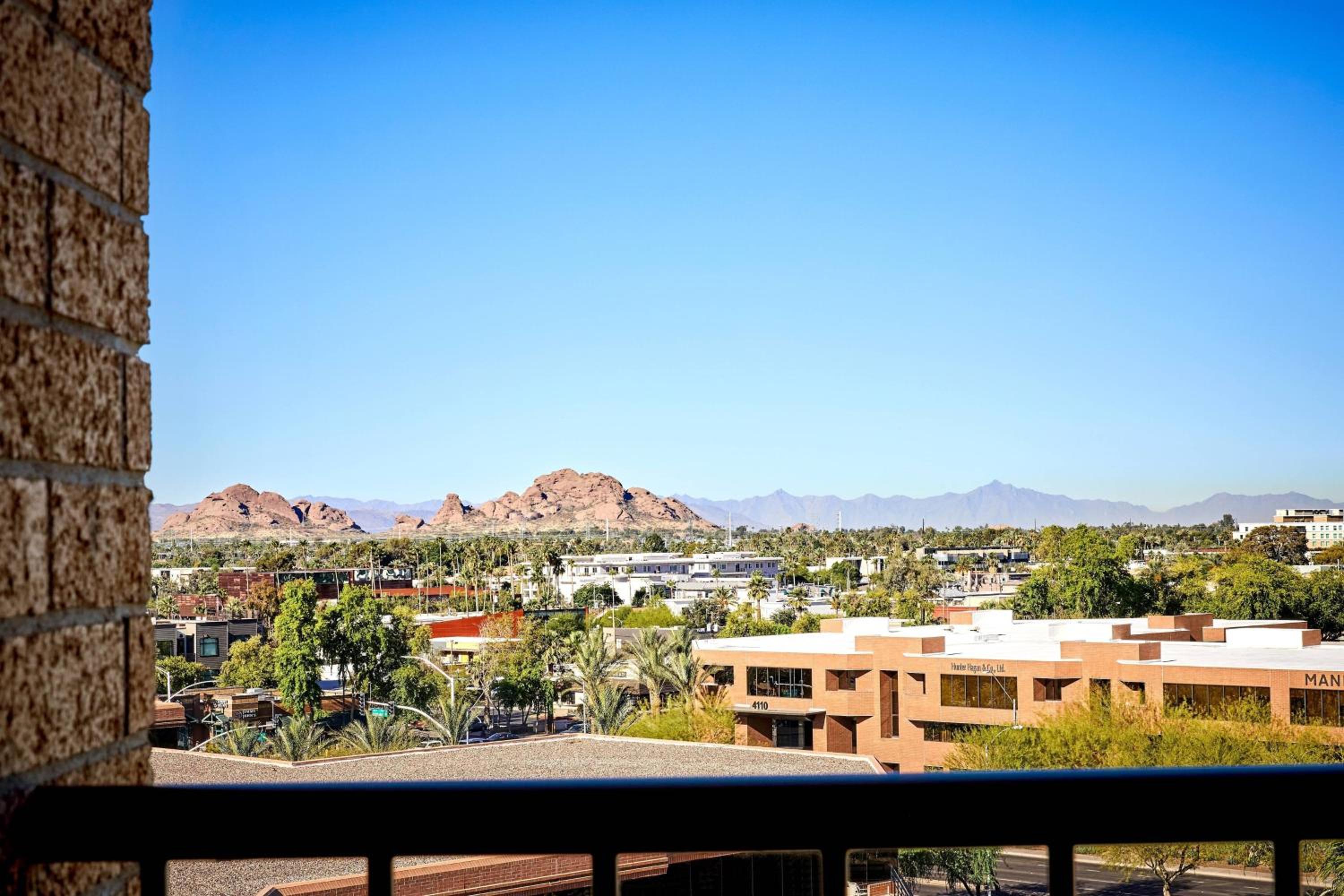 One-Bedroom Suite with Sofa Bed - Mountain View - Photo 4