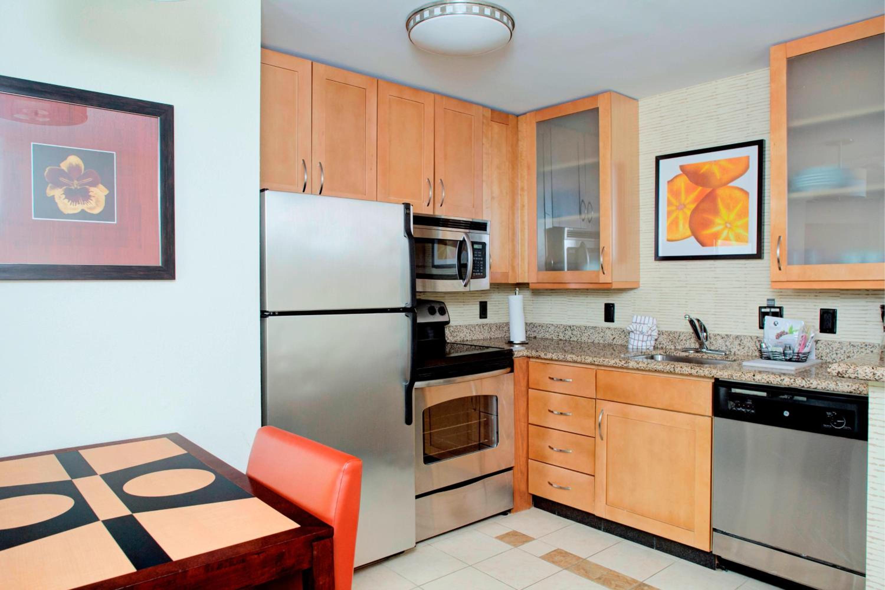 Two-Bedroom Suite - Photo 5
