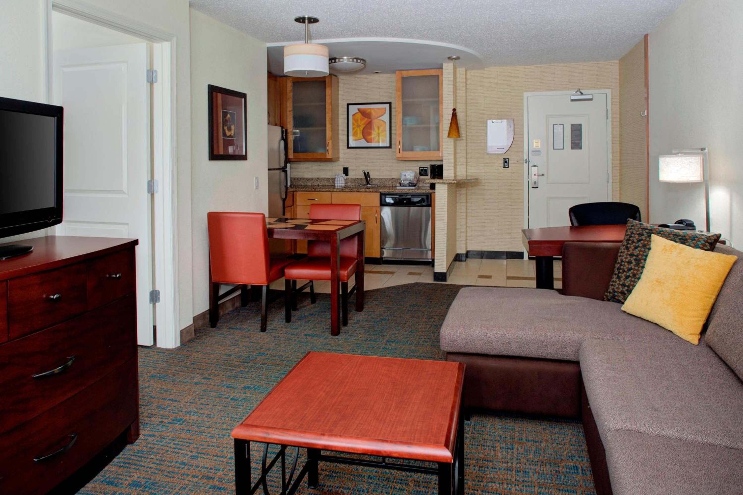 One-Bedroom Suite - Photo 1