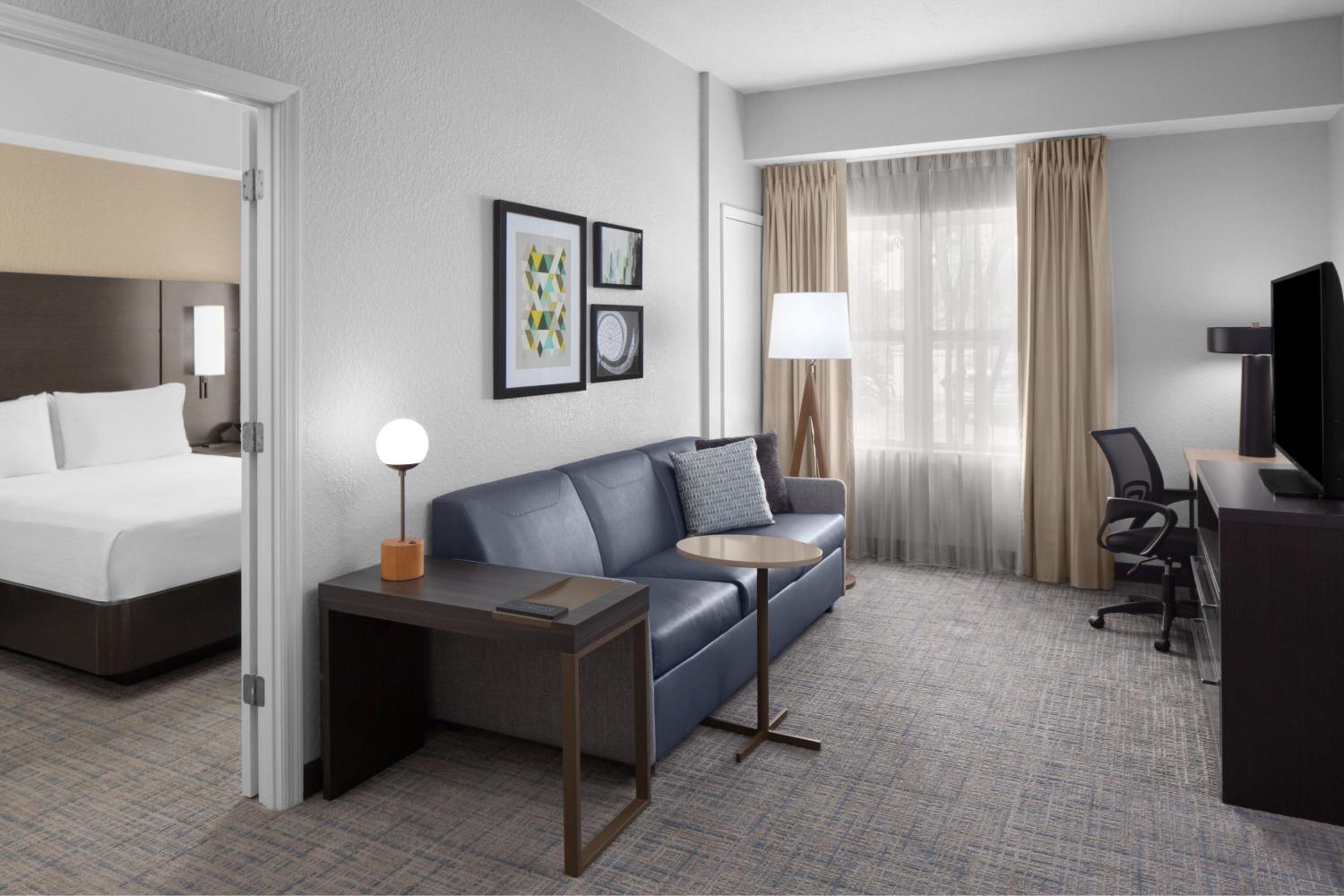 Two-Bedroom Suite - Photo 3