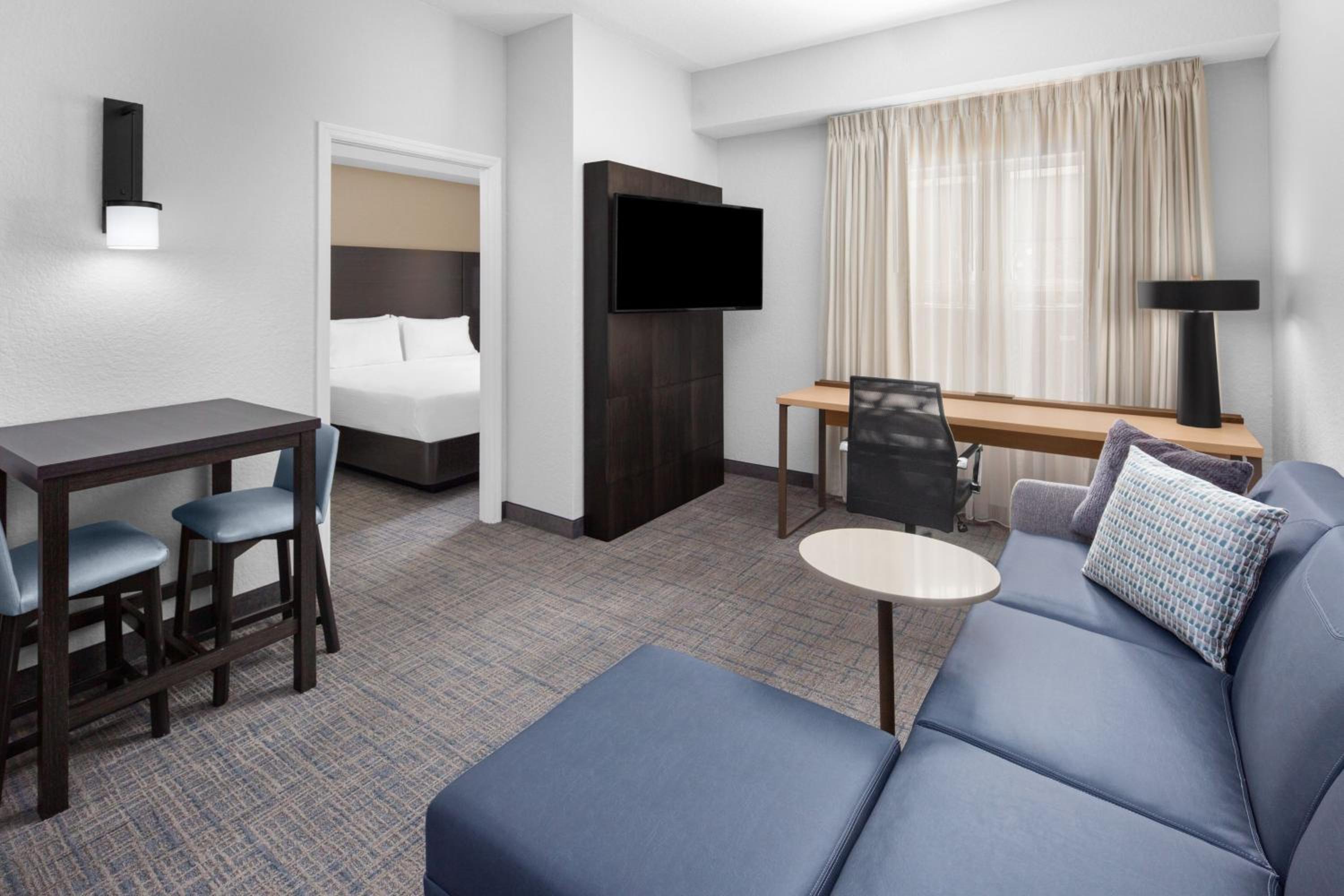 One-Bedroom King Suite with Sofa Bed - Photo 2