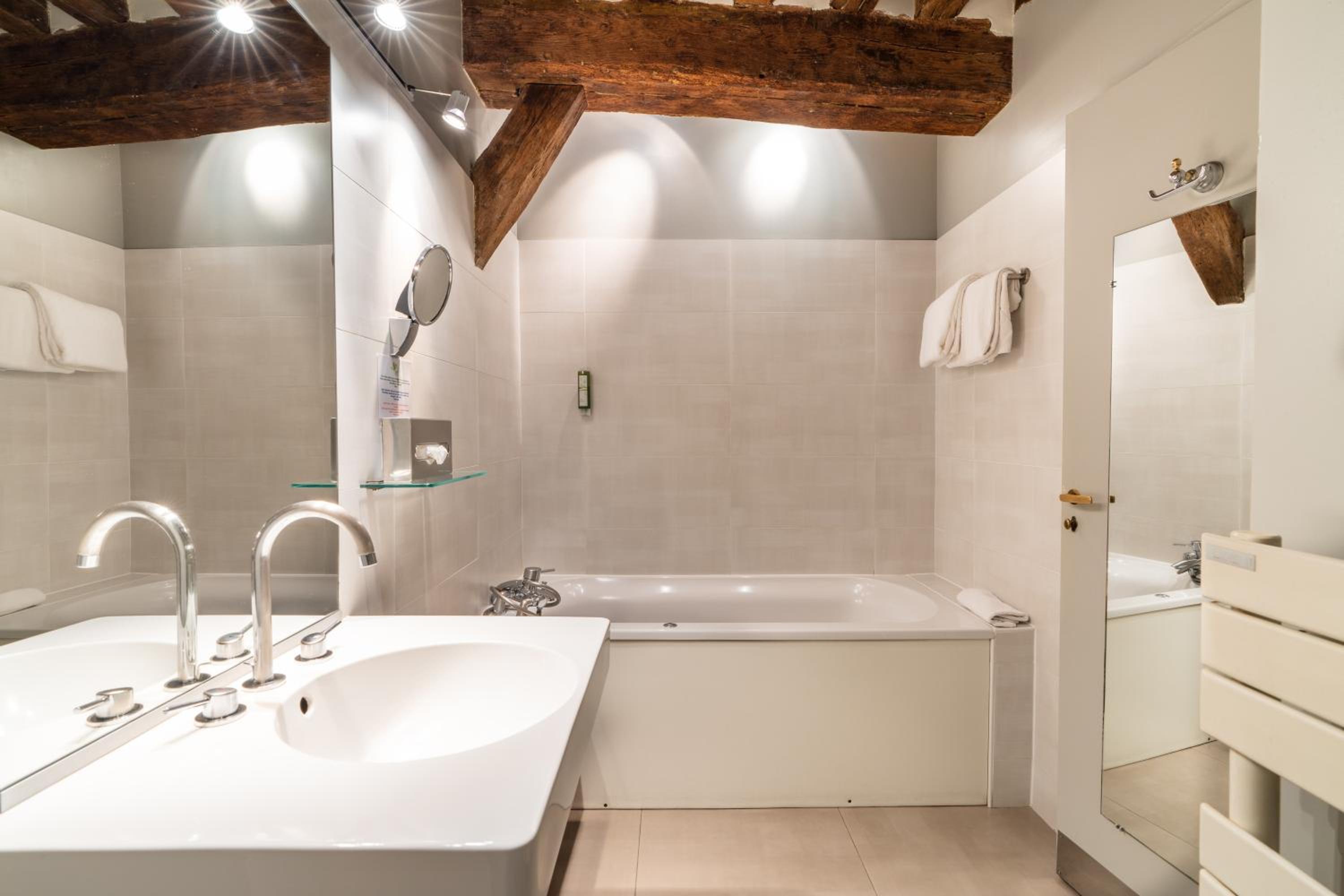 Superior Double Room - Photo 6