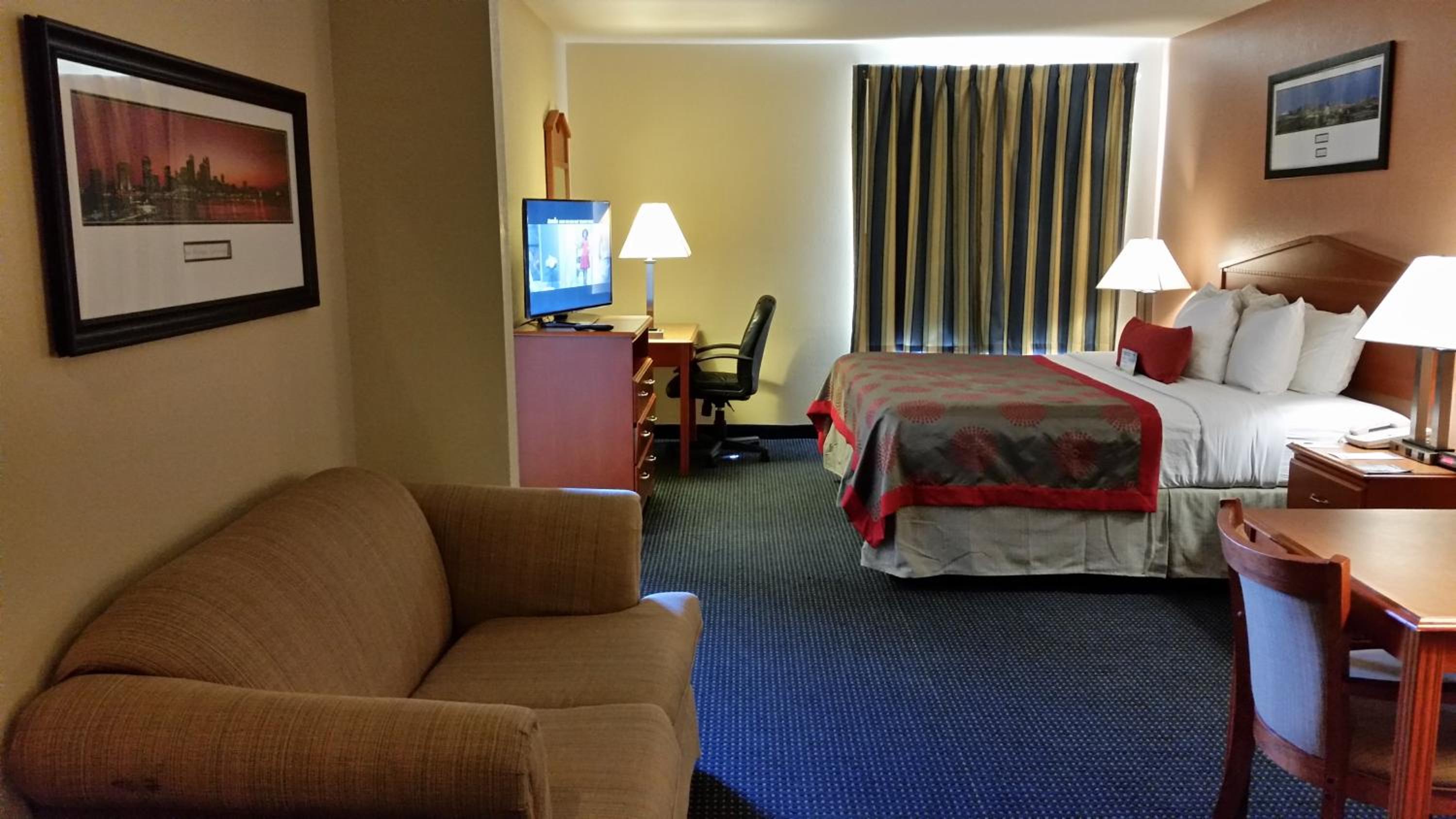 Studio Suite with 1 King Bed, Non-Smoking - Photo 8
