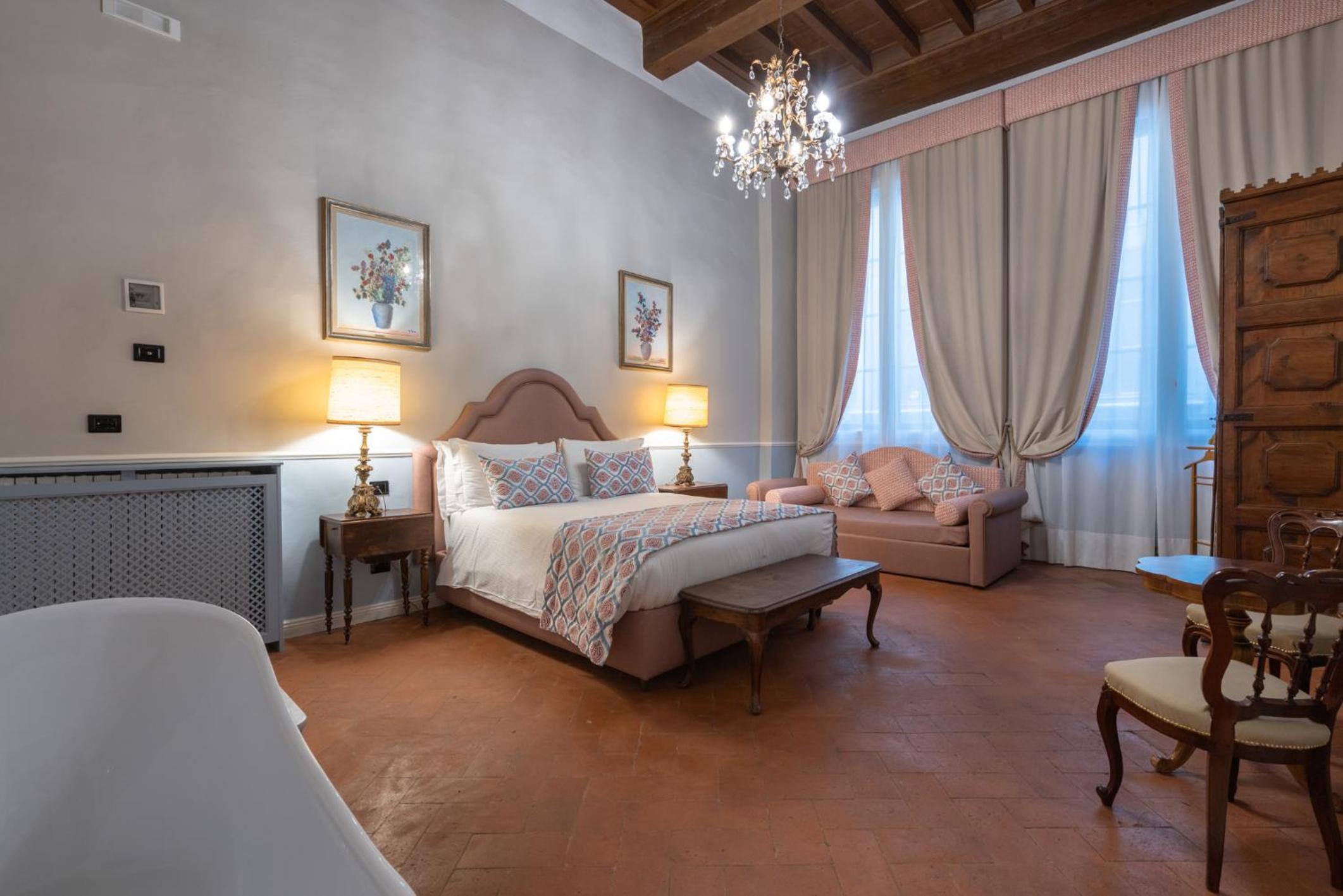 Deluxe Queen Room