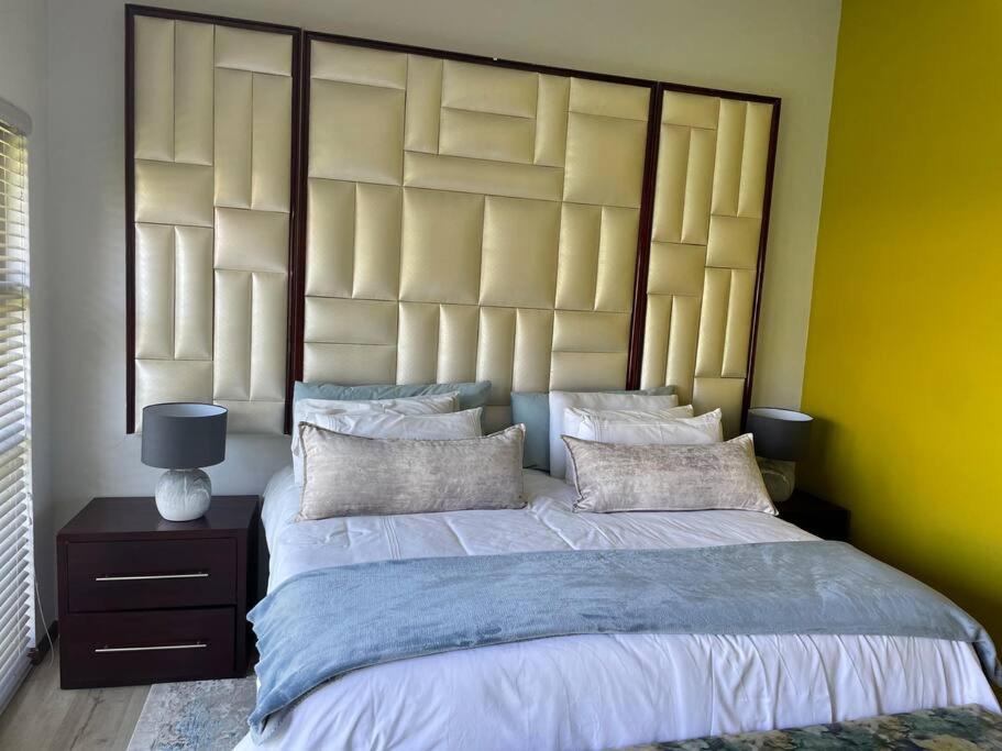 Three-Bedroom Villa photo 2