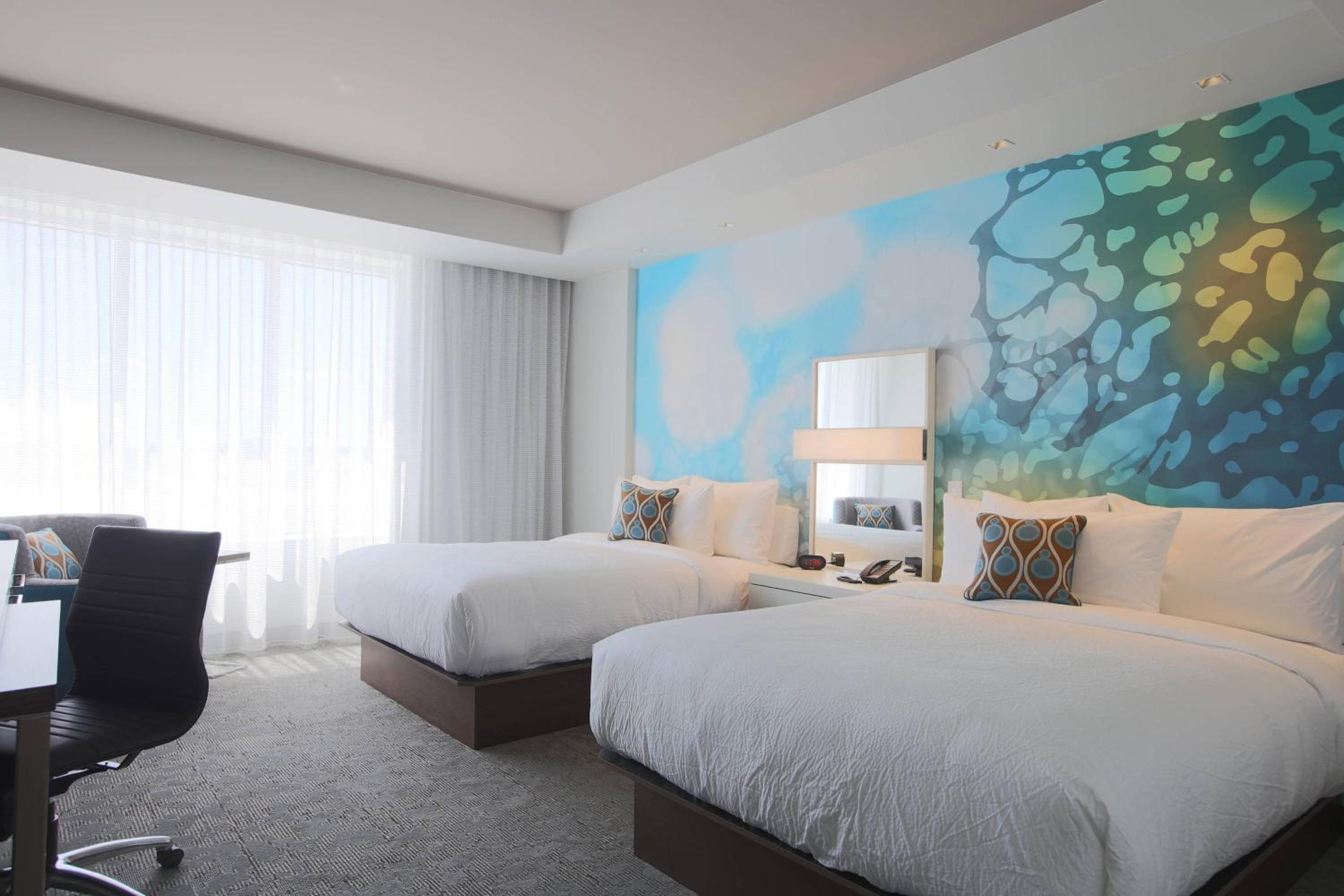 Executive, Guest room, 2 Queen - Photo 1