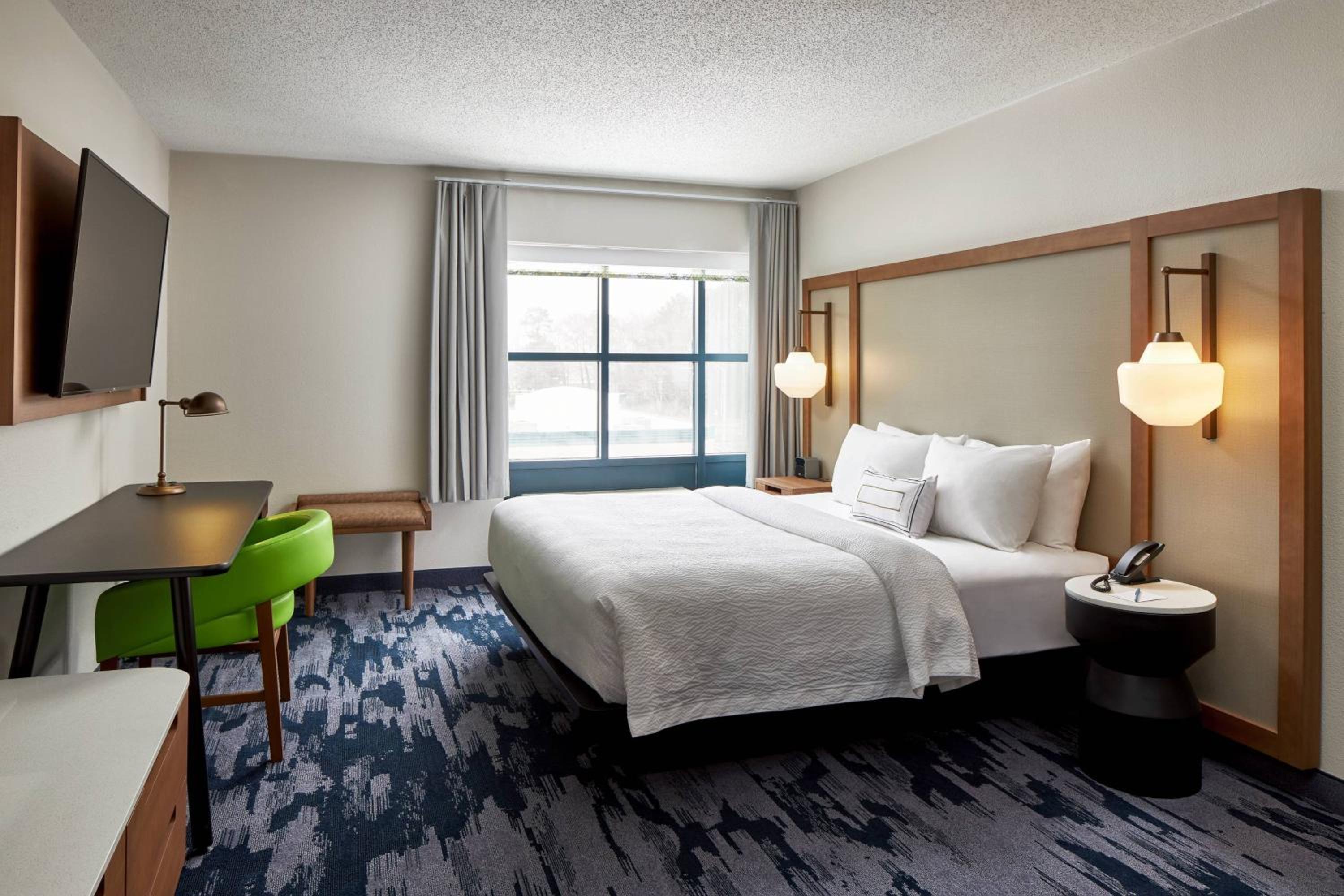 Guest Room, 1 King - Photo 1